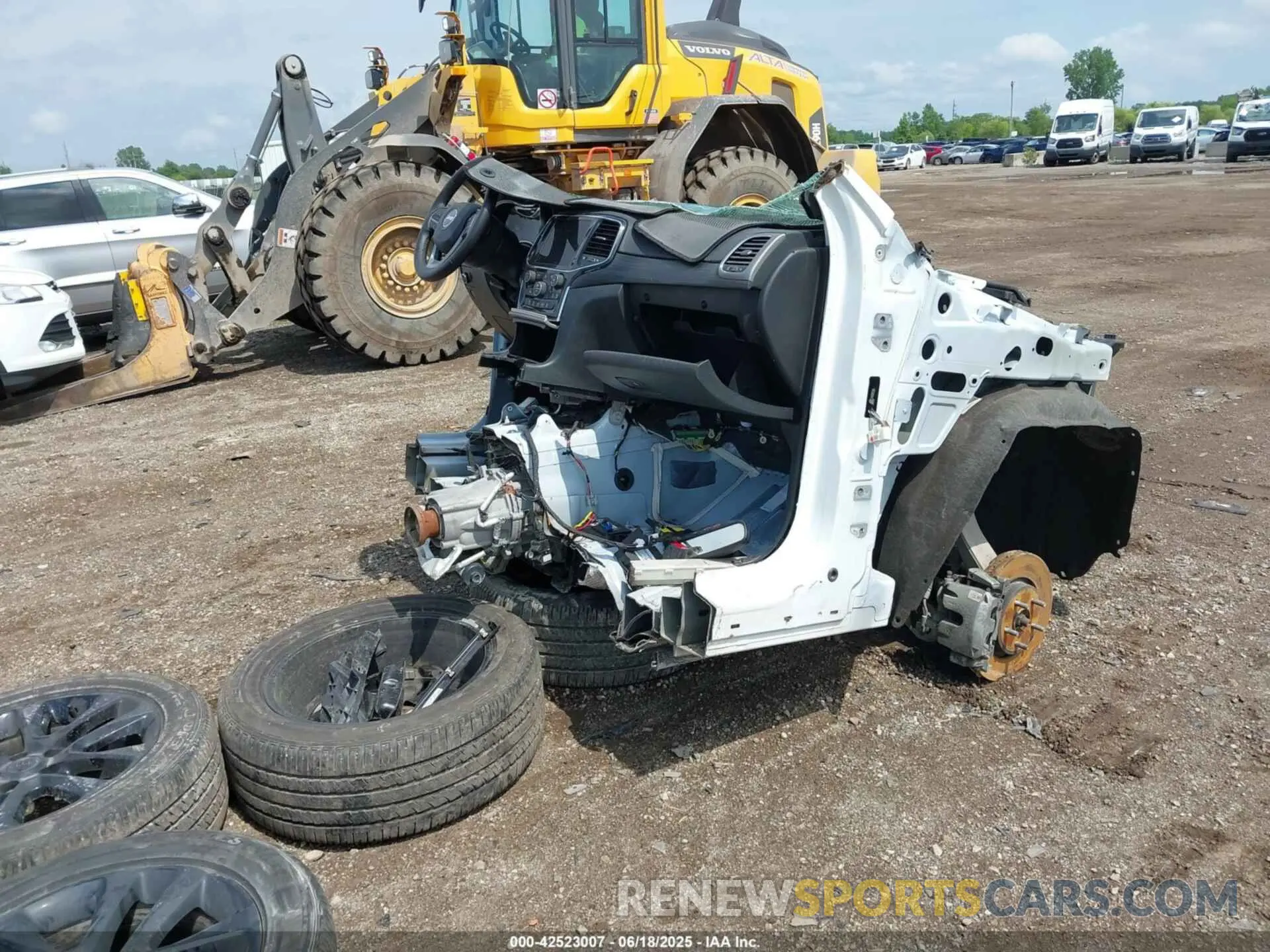 5 Photograph of a damaged car 1C4RJFAG3NC113692 JEEP GRAND CHEROKEE WK 2022