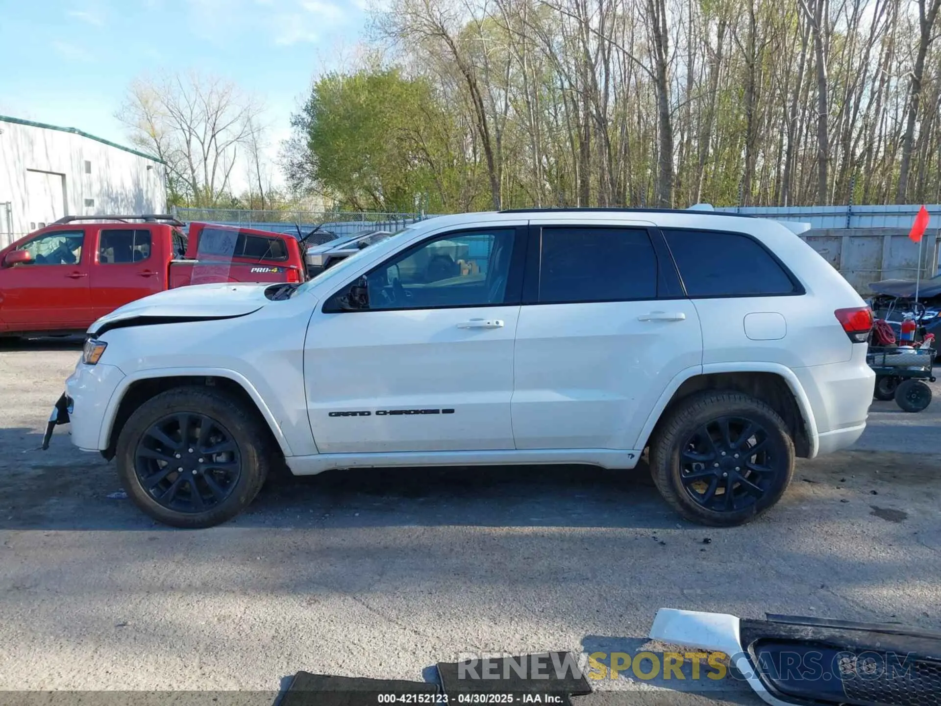 15 Photograph of a damaged car 1C4RJFAG4NC120103 JEEP GRAND CHEROKEE WK 2022