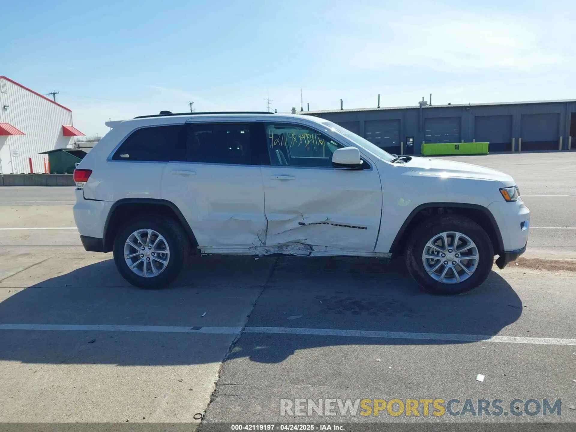 13 Photograph of a damaged car 1C4RJFAG7NC149692 JEEP GRAND CHEROKEE WK 2022