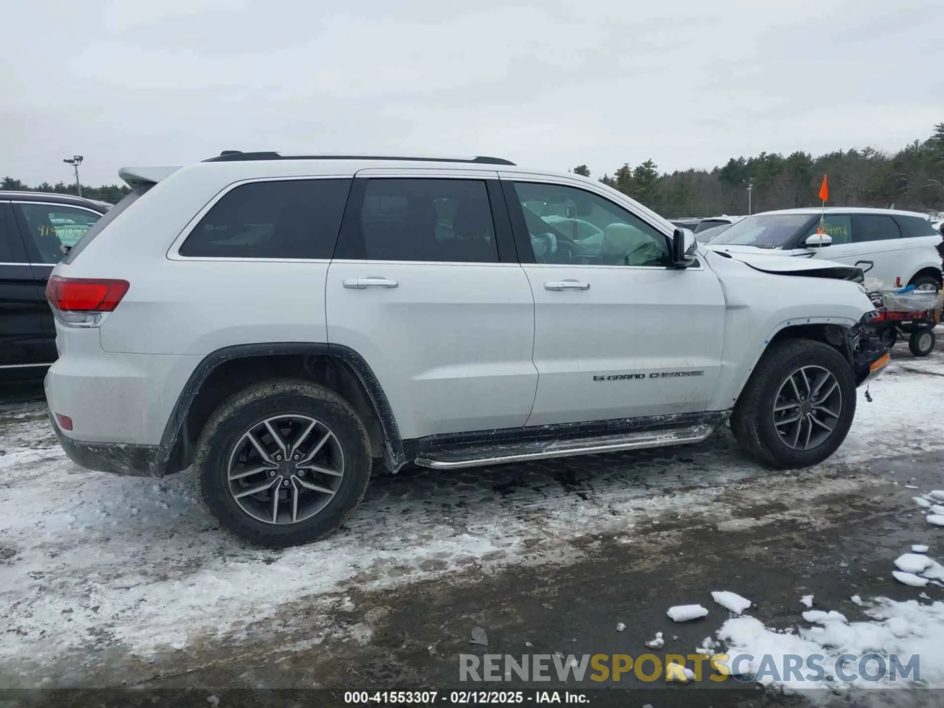 13 Photograph of a damaged car 1C4RJFBG0NC140816 JEEP GRAND CHEROKEE WK 2022