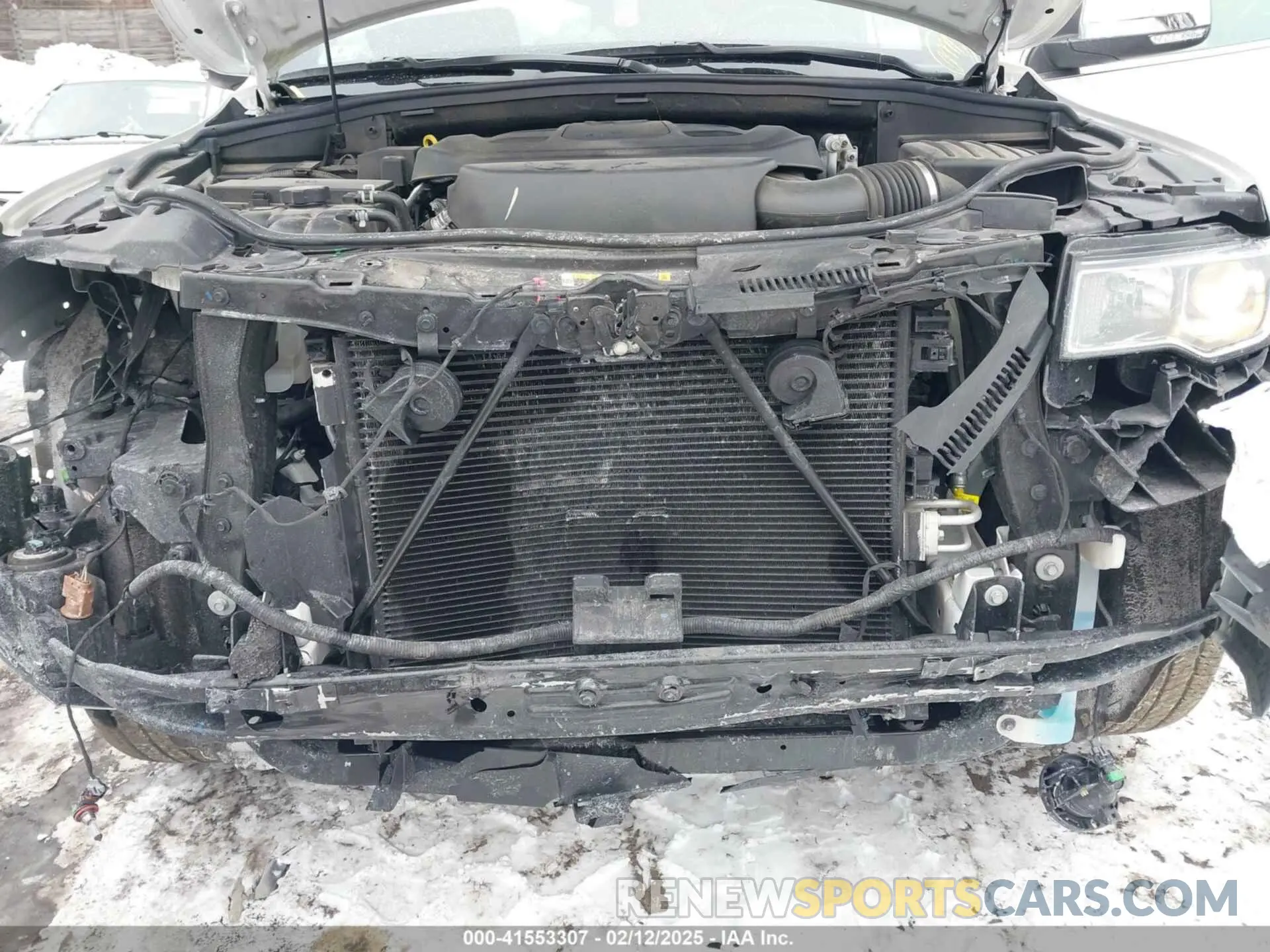 17 Photograph of a damaged car 1C4RJFBG0NC140816 JEEP GRAND CHEROKEE WK 2022