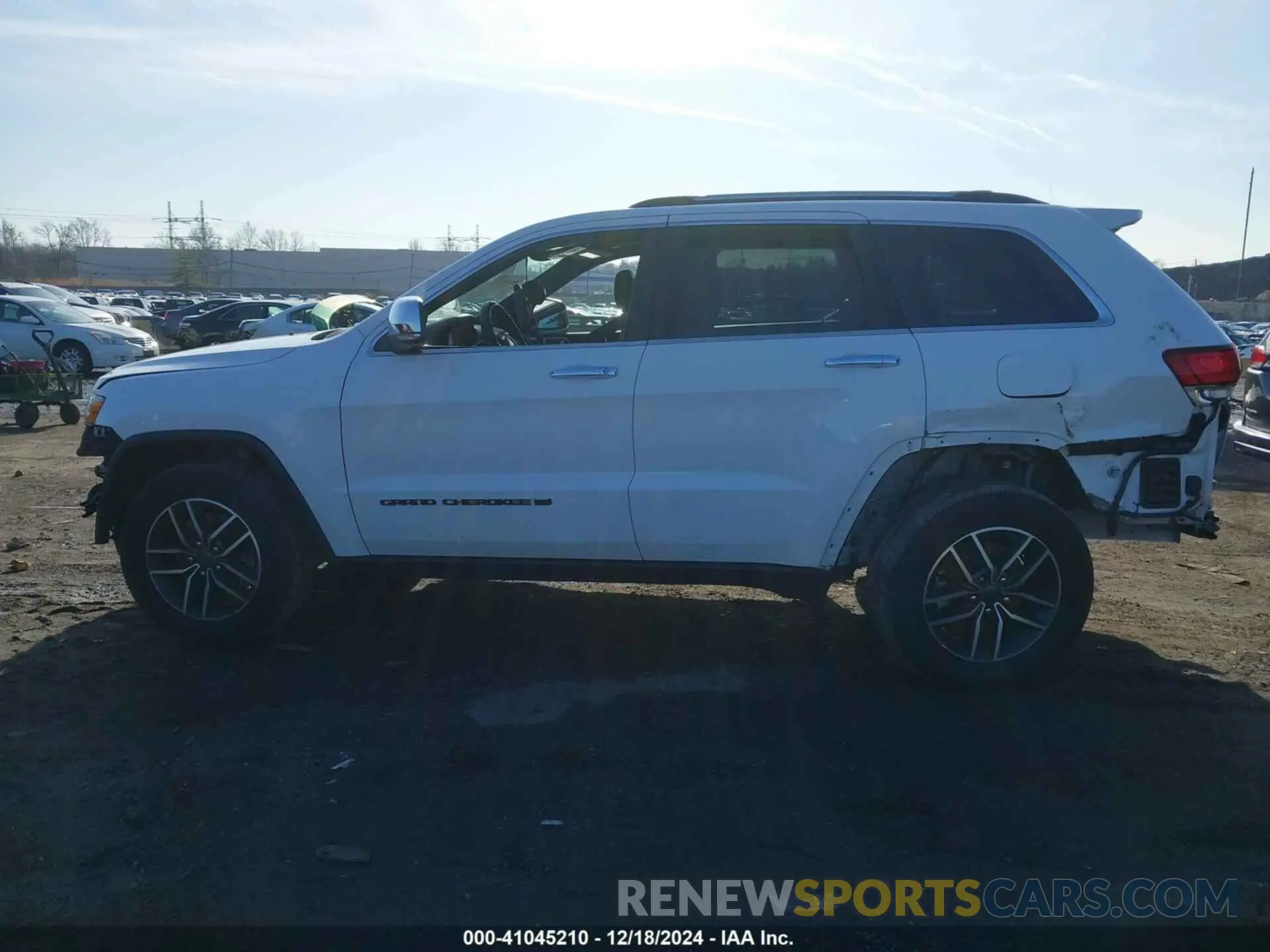 15 Photograph of a damaged car 1C4RJFBG6NC176557 JEEP GRAND CHEROKEE WK 2022