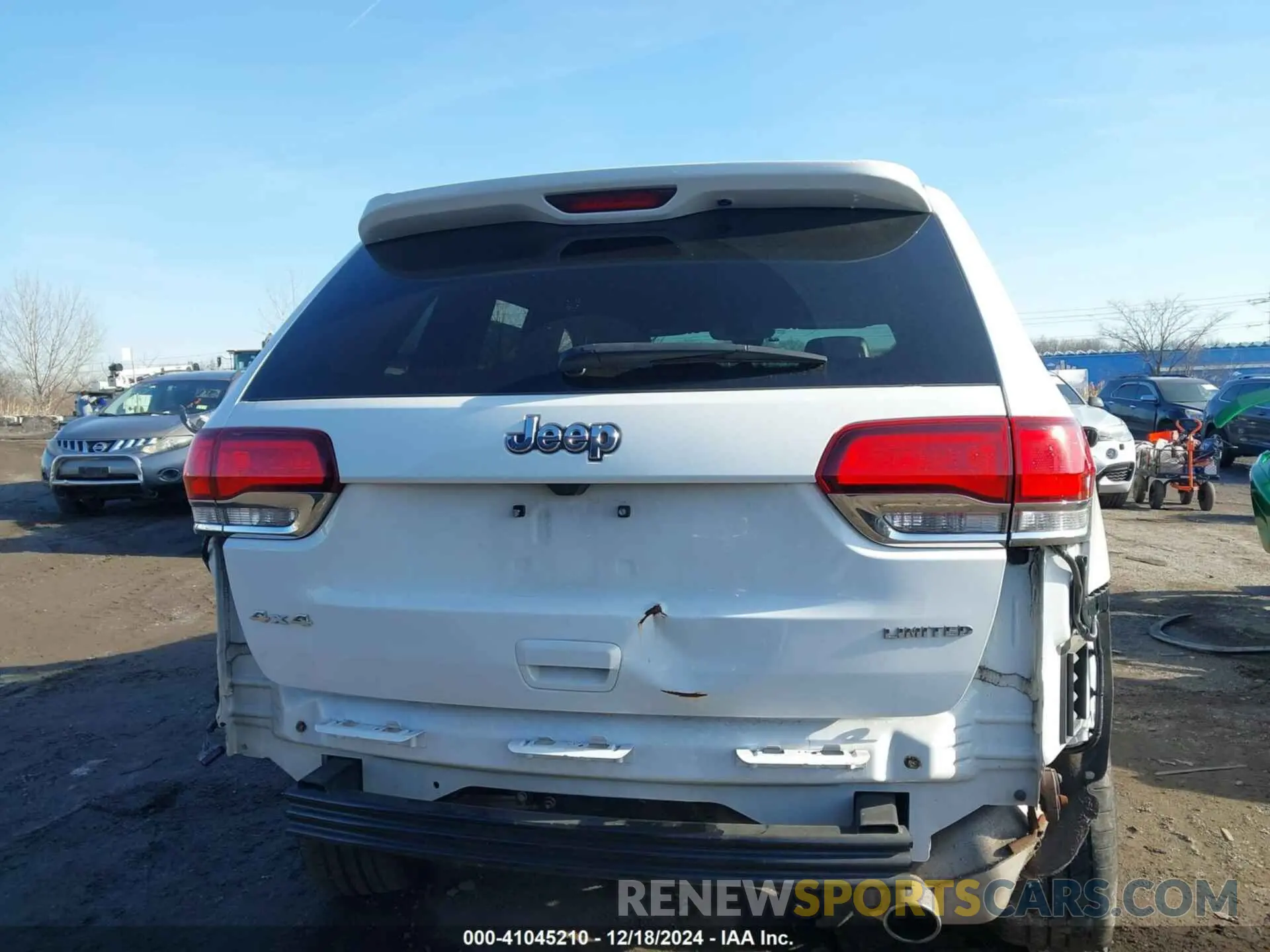 17 Photograph of a damaged car 1C4RJFBG6NC176557 JEEP GRAND CHEROKEE WK 2022