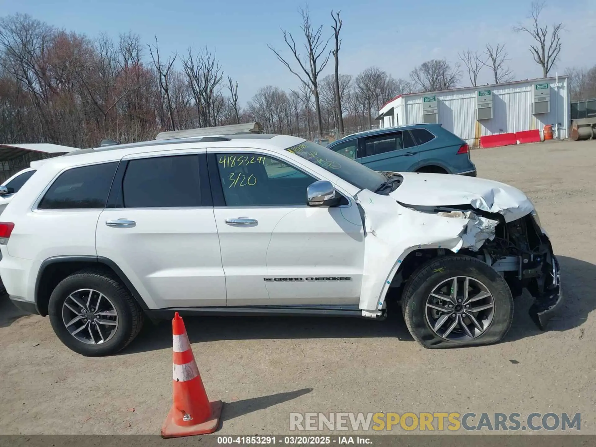 13 Photograph of a damaged car 1C4RJFBG8NC111175 JEEP GRAND CHEROKEE WK 2022