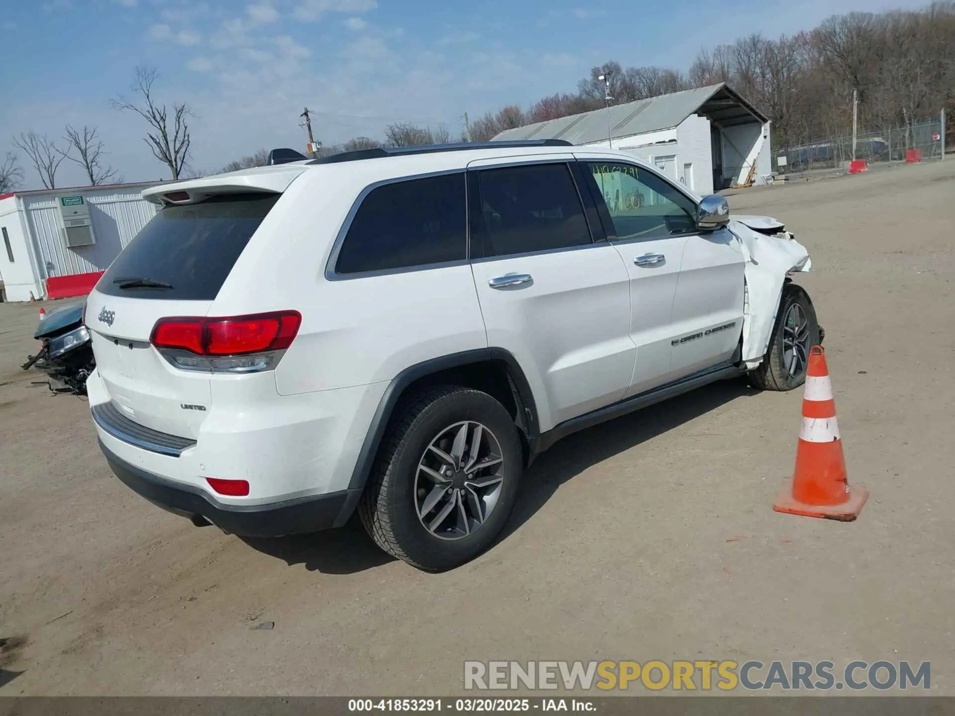 4 Photograph of a damaged car 1C4RJFBG8NC111175 JEEP GRAND CHEROKEE WK 2022