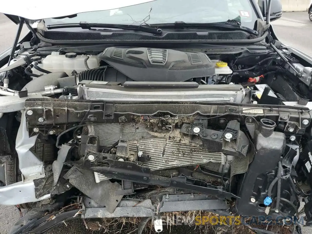 12 Photograph of a damaged car 1C4SJSFP3RS150188 JEEP GRAND WAGO 2024
