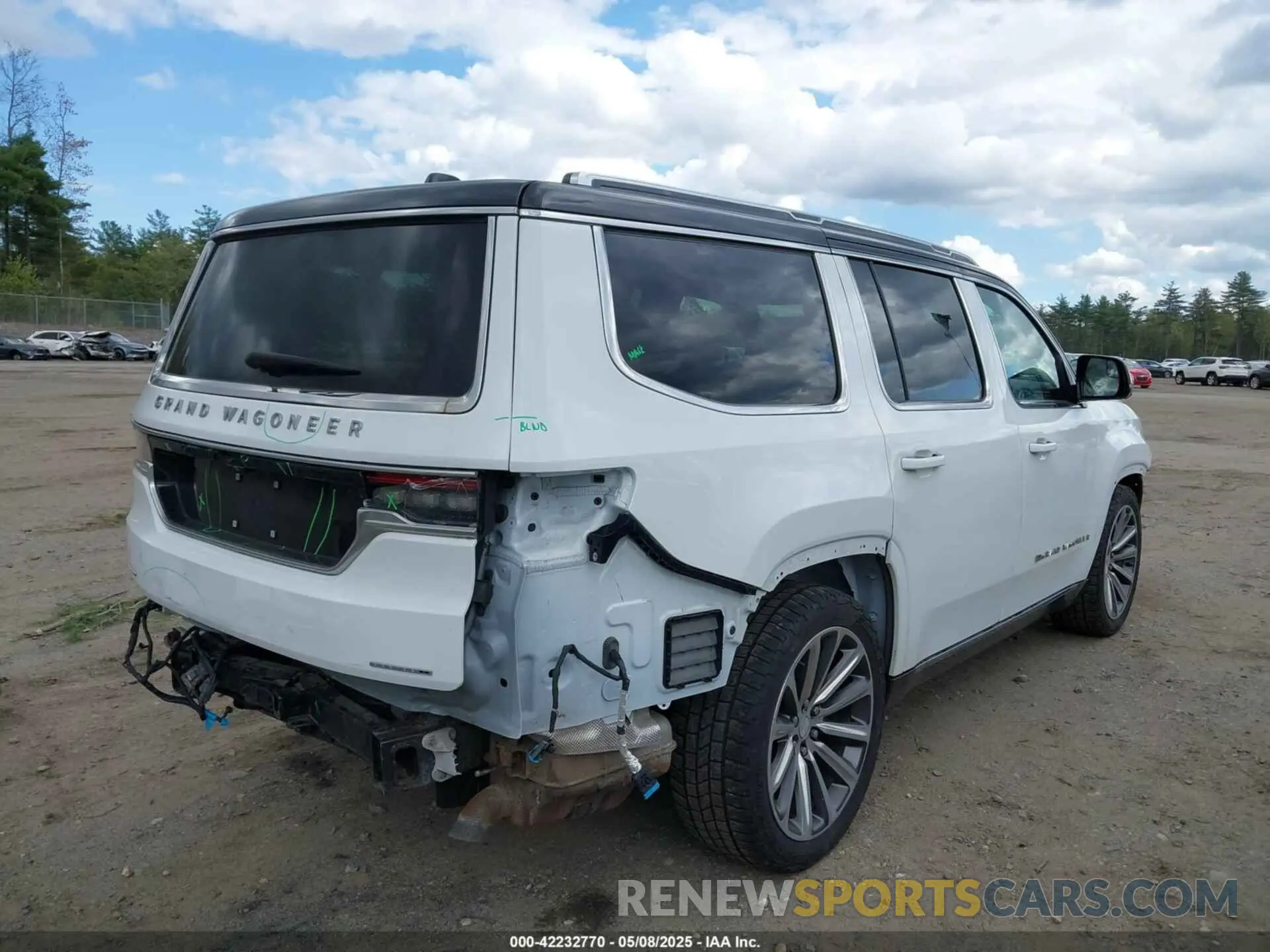 4 Photograph of a damaged car 1C4SJVEJ4NS123980 JEEP GRAND WAGONEER 2022