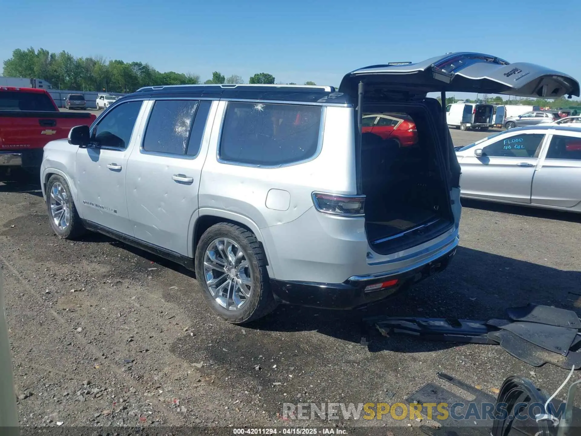 3 Photograph of a damaged car 1C4SJVFJXNS167187 JEEP GRAND WAGONEER 2022
