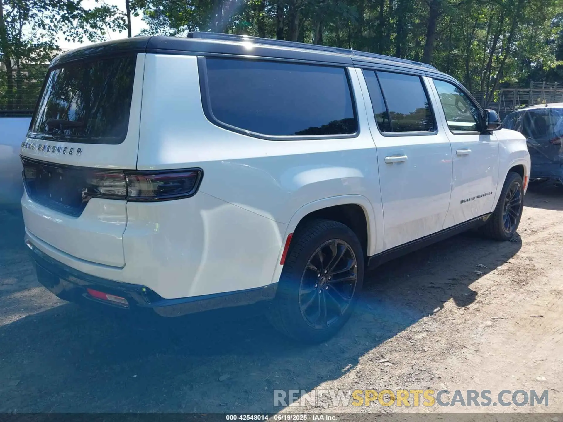 4 Photograph of a damaged car 1C4SJSFP8RS150090 JEEP GRAND WAGONEER L 2024