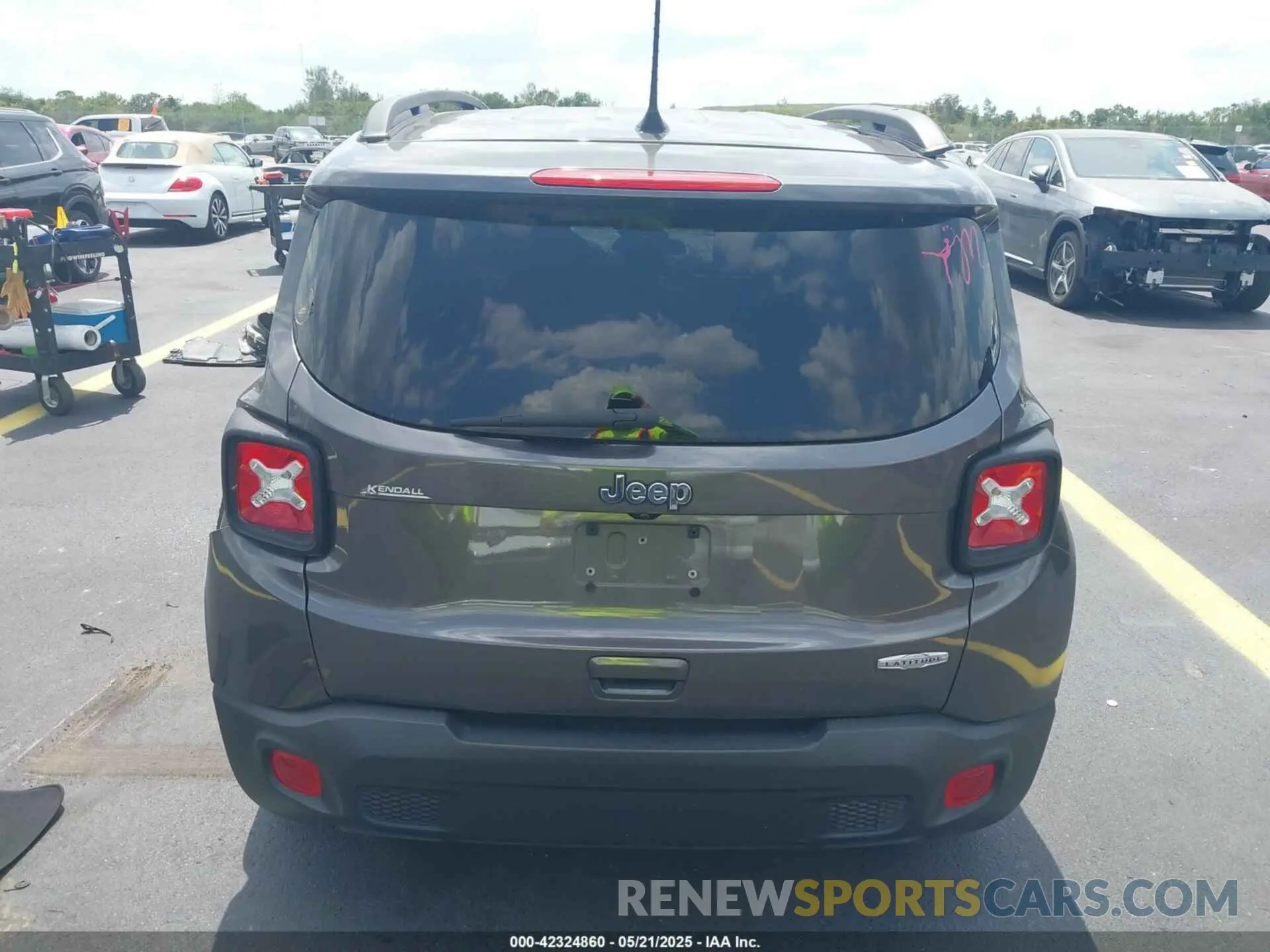 15 Photograph of a damaged car ZACNJABB0KPK03648 JEEP RENEGADE 2019