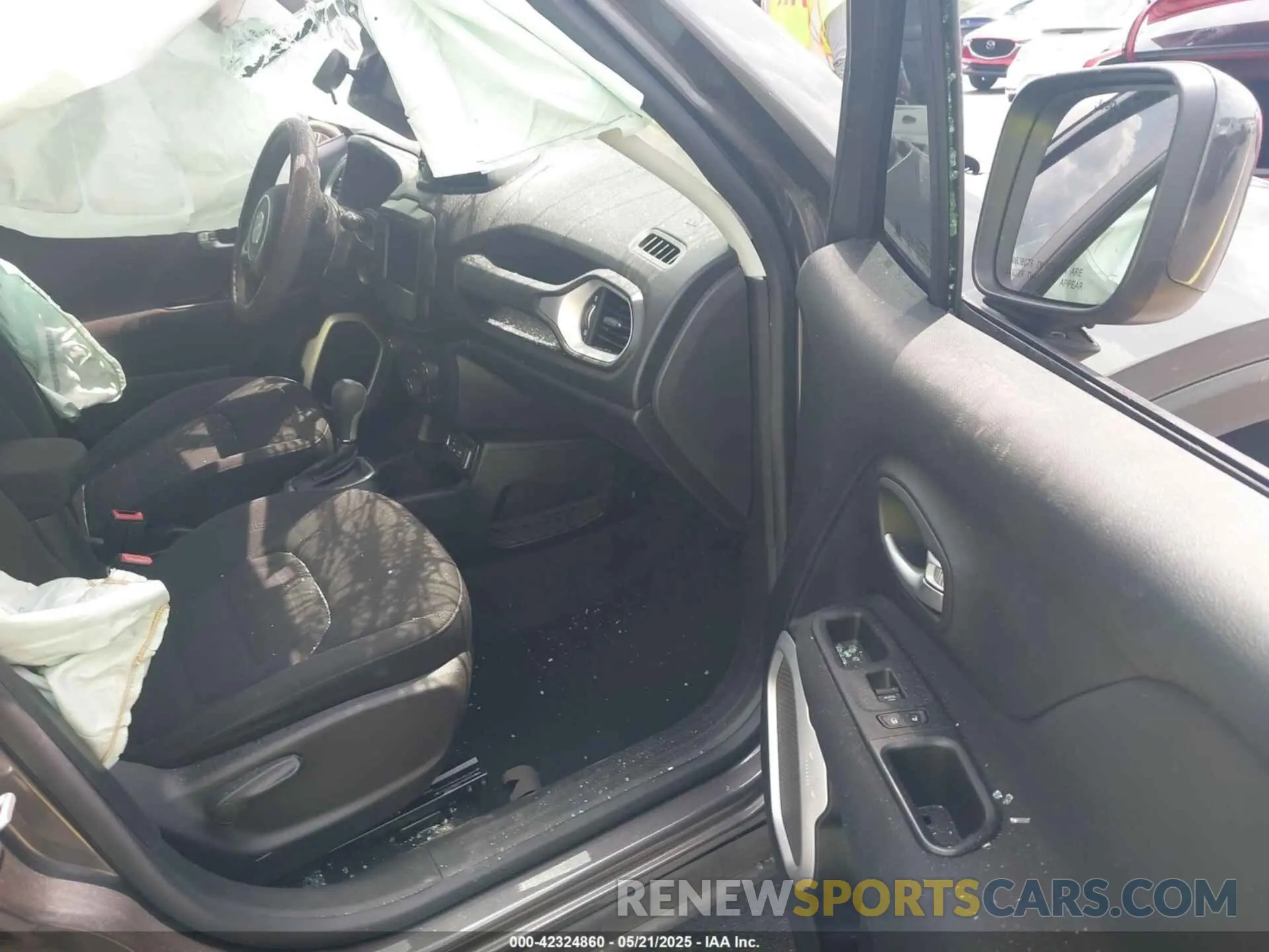 5 Photograph of a damaged car ZACNJABB0KPK03648 JEEP RENEGADE 2019