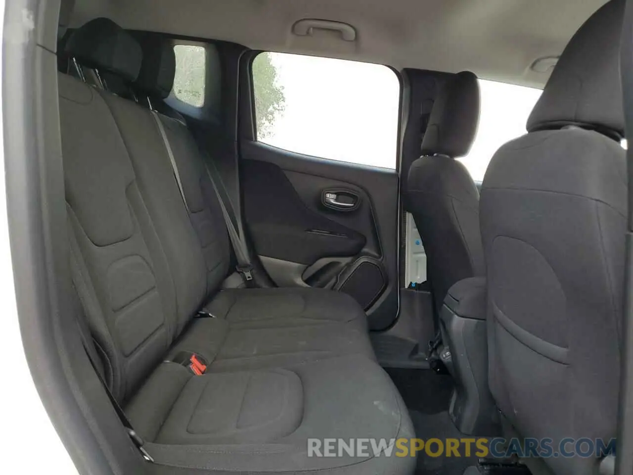10 Photograph of a damaged car ZACNJABB0KPK93447 JEEP RENEGADE 2019