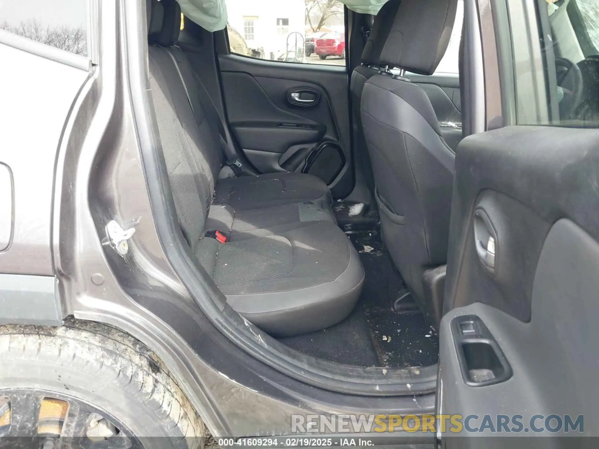 8 Photograph of a damaged car ZACNJABB2KPJ74329 JEEP RENEGADE 2019