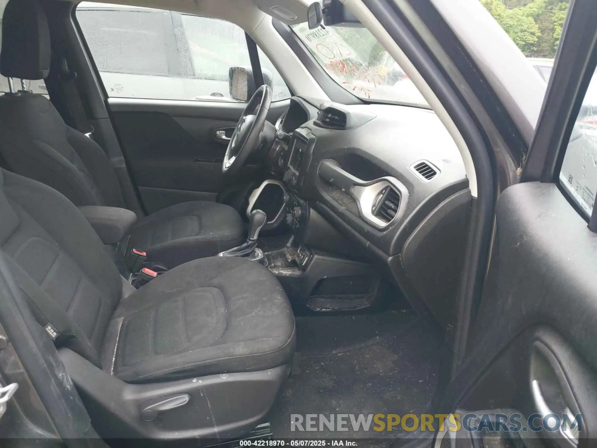 5 Photograph of a damaged car ZACNJABB4KPJ73599 JEEP RENEGADE 2019