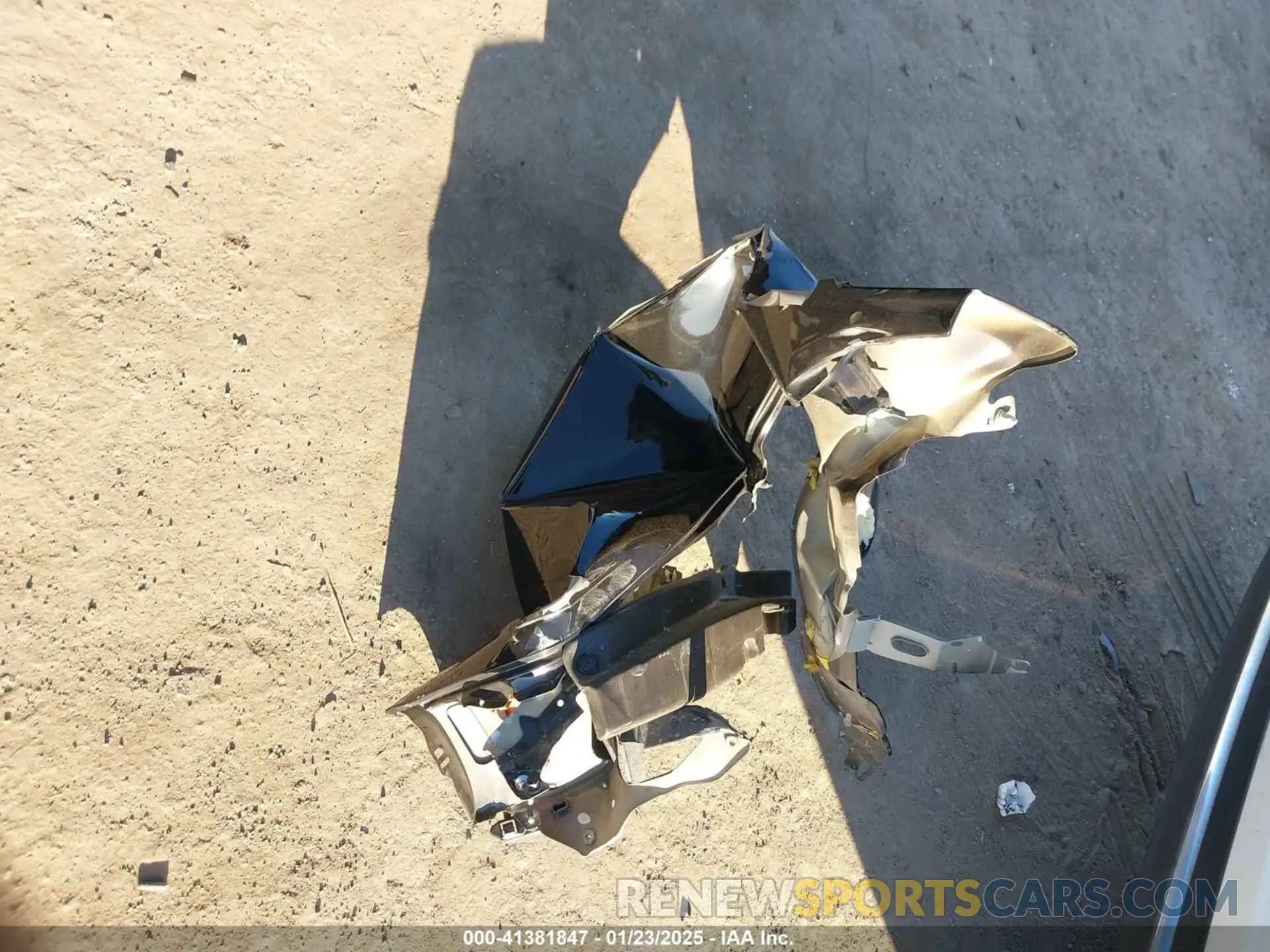 12 Photograph of a damaged car ZACNJABB4KPK41092 JEEP RENEGADE 2019