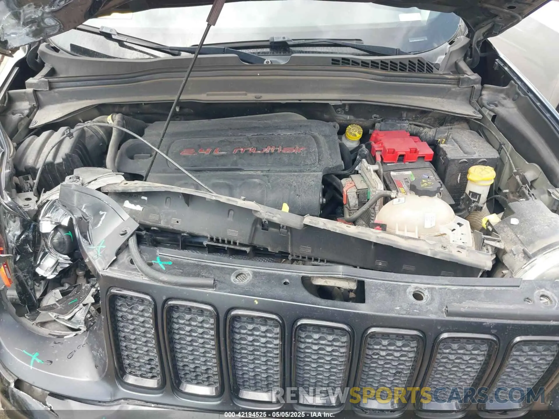 10 Photograph of a damaged car ZACNJABB4KPK48494 JEEP RENEGADE 2019
