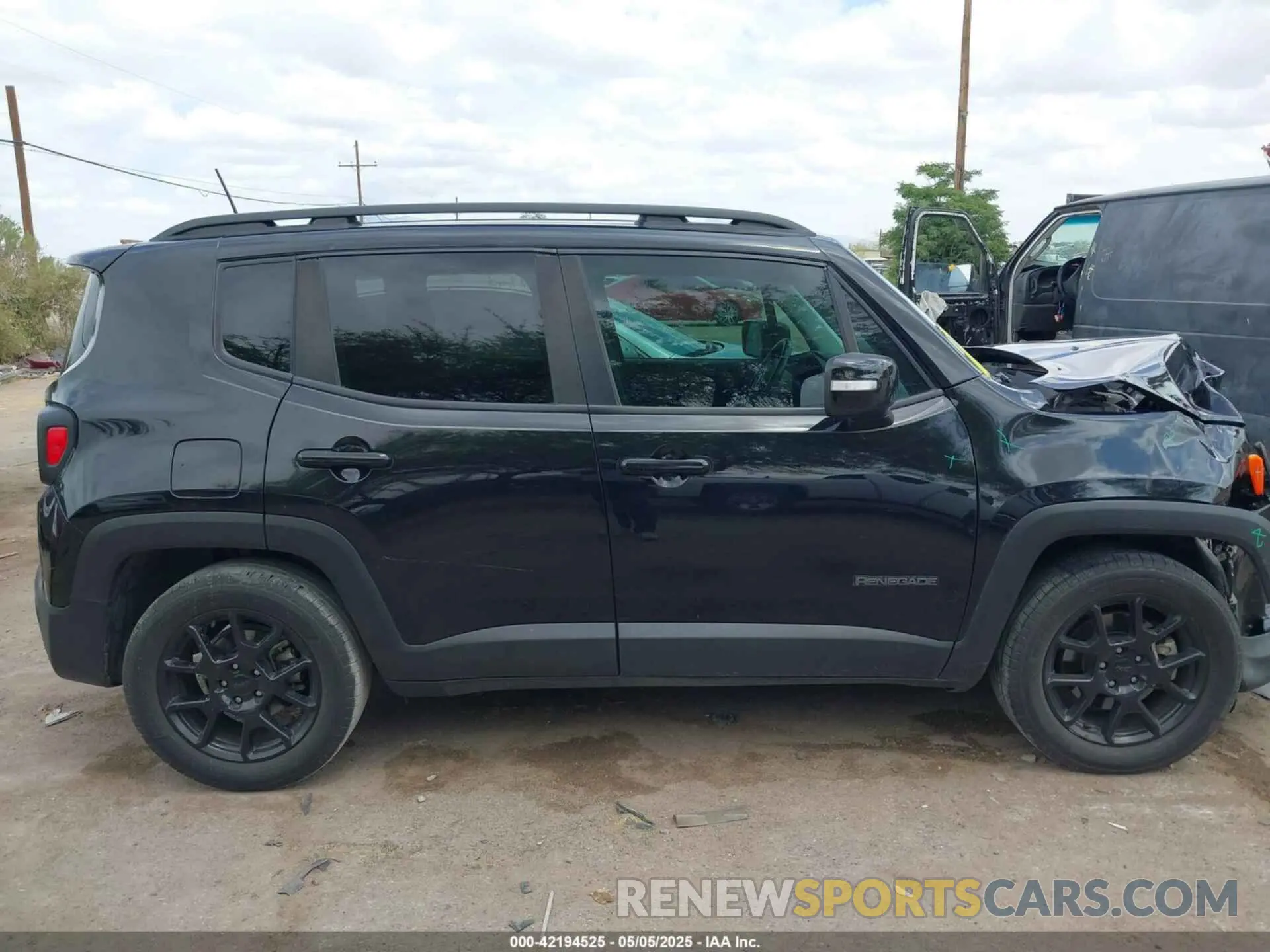 13 Photograph of a damaged car ZACNJABB4KPK48494 JEEP RENEGADE 2019
