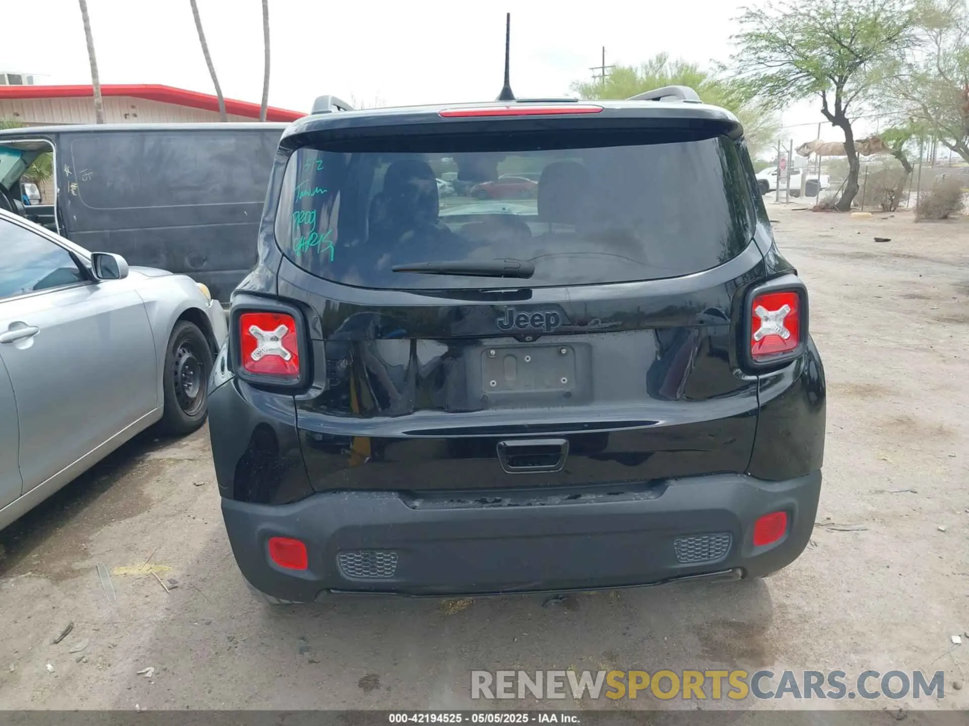 16 Photograph of a damaged car ZACNJABB4KPK48494 JEEP RENEGADE 2019