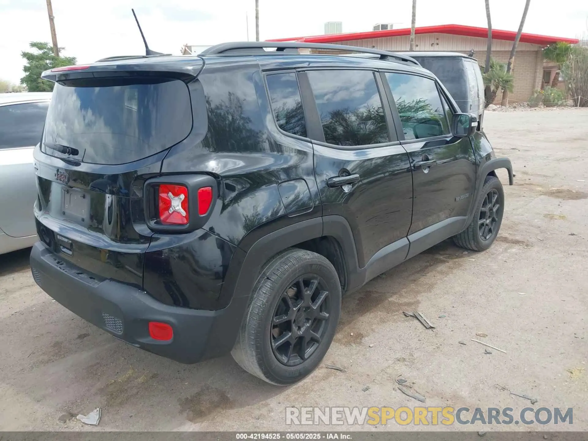 4 Photograph of a damaged car ZACNJABB4KPK48494 JEEP RENEGADE 2019