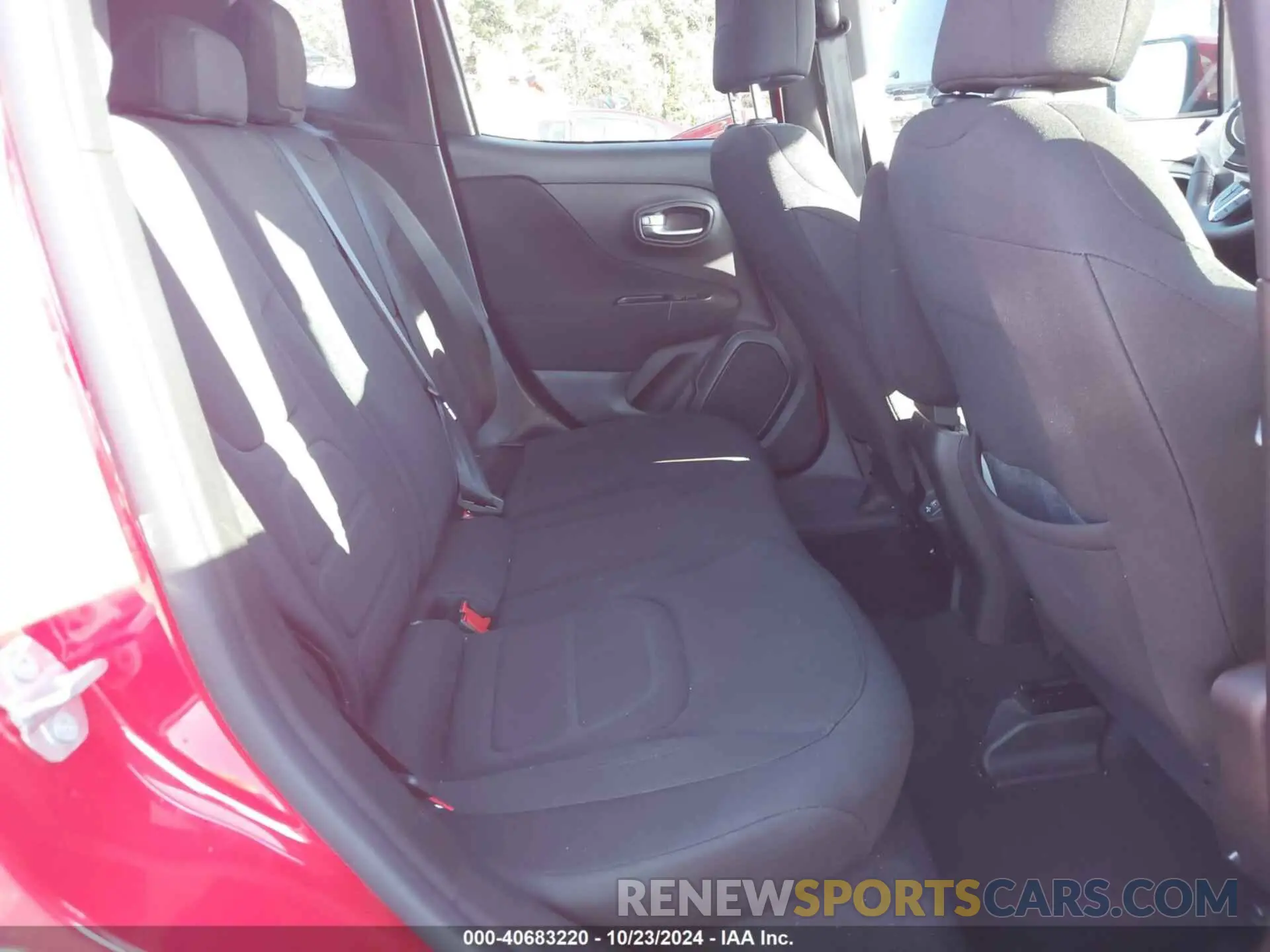 8 Photograph of a damaged car ZACNJABB4KPK91619 JEEP RENEGADE 2019