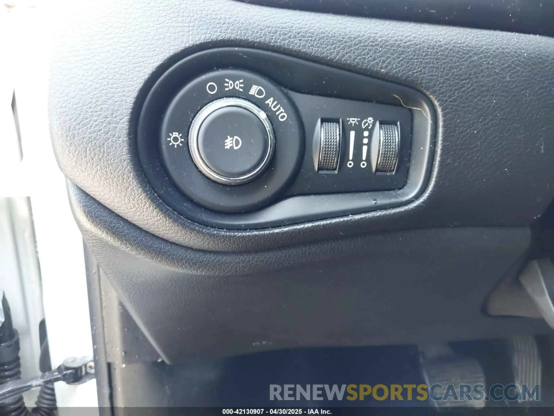 21 Photograph of a damaged car ZACNJABB5KPJ73689 JEEP RENEGADE 2019