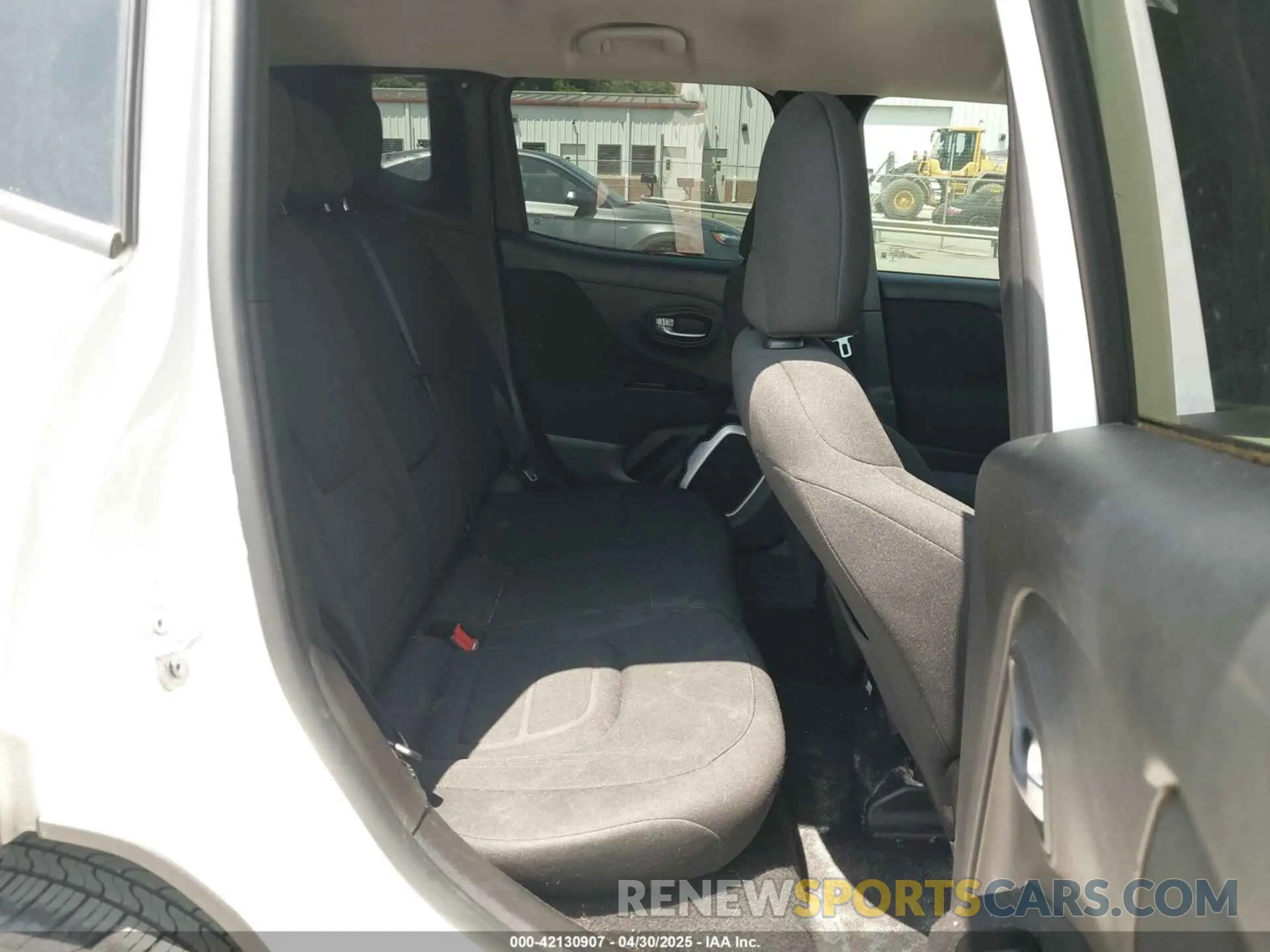 8 Photograph of a damaged car ZACNJABB5KPJ73689 JEEP RENEGADE 2019