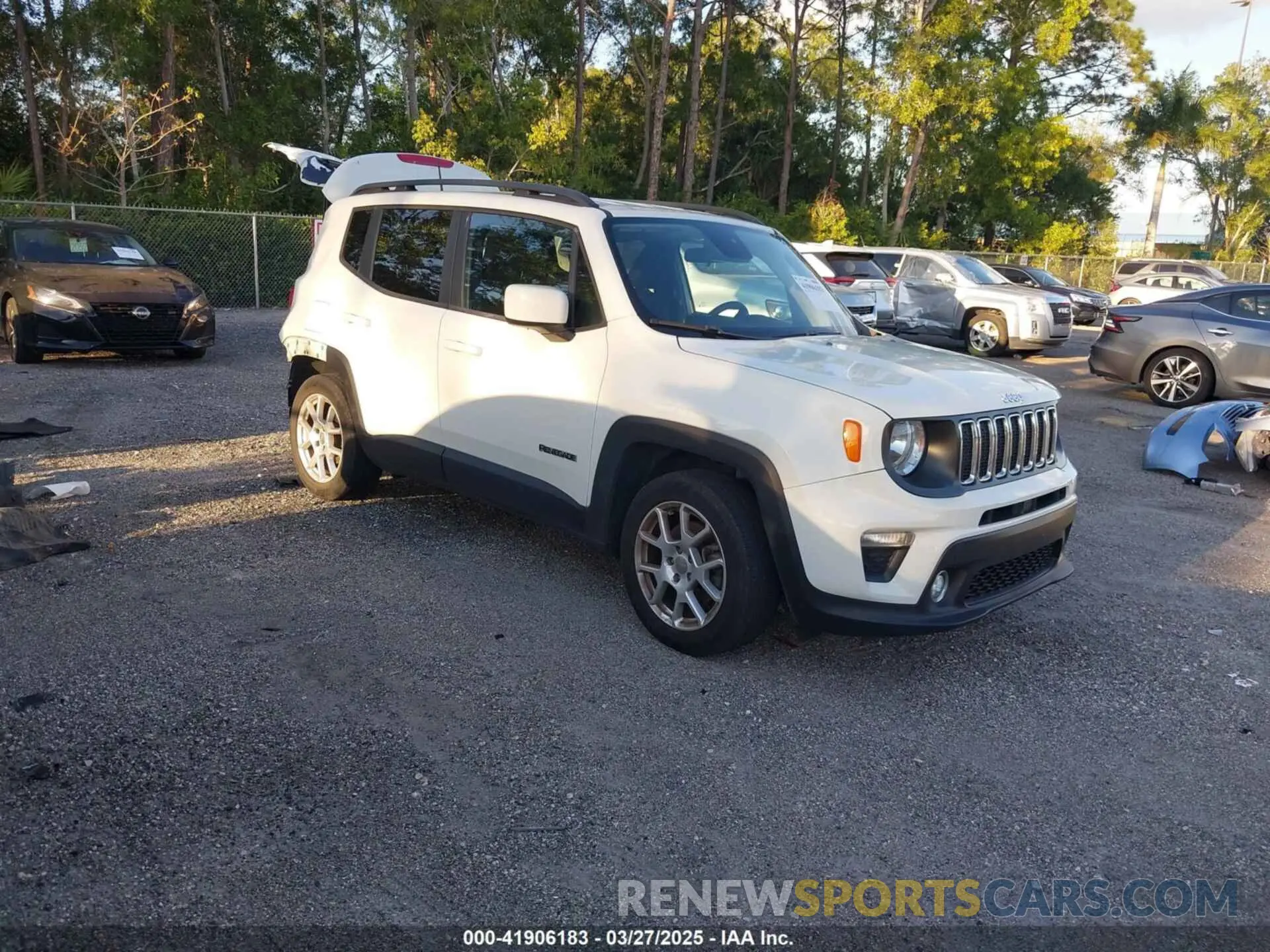 1 Photograph of a damaged car ZACNJABB9KPJ82136 JEEP RENEGADE 2019