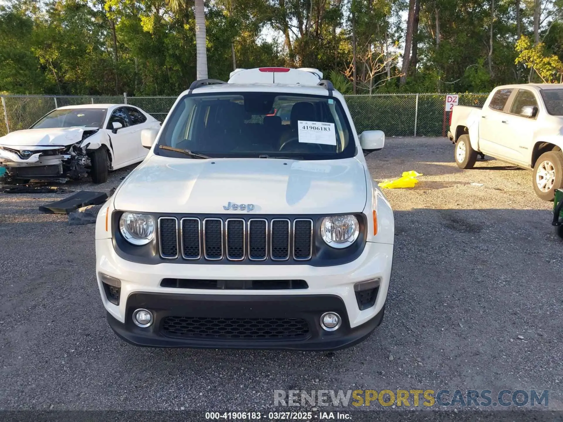 12 Photograph of a damaged car ZACNJABB9KPJ82136 JEEP RENEGADE 2019
