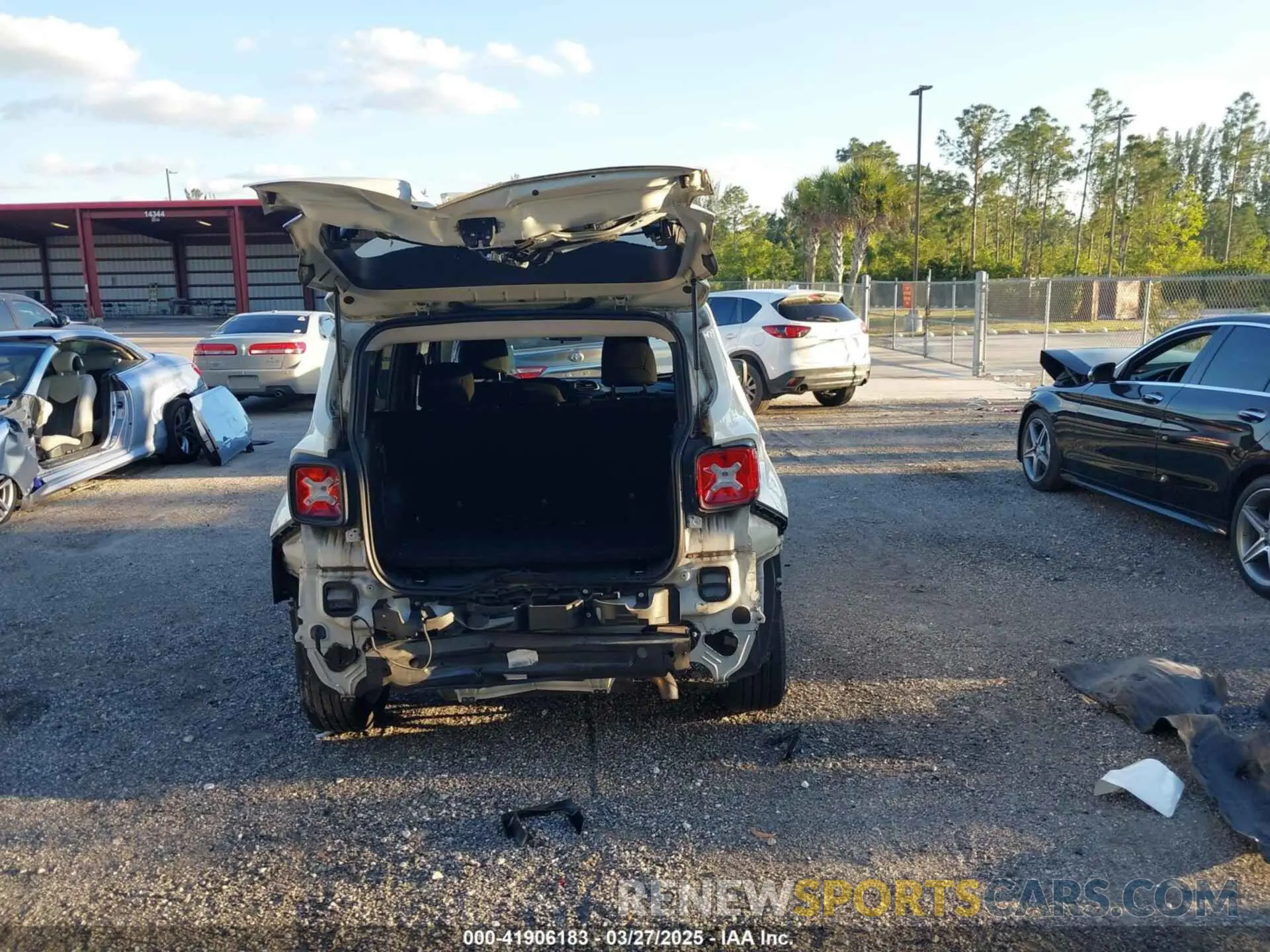 16 Photograph of a damaged car ZACNJABB9KPJ82136 JEEP RENEGADE 2019