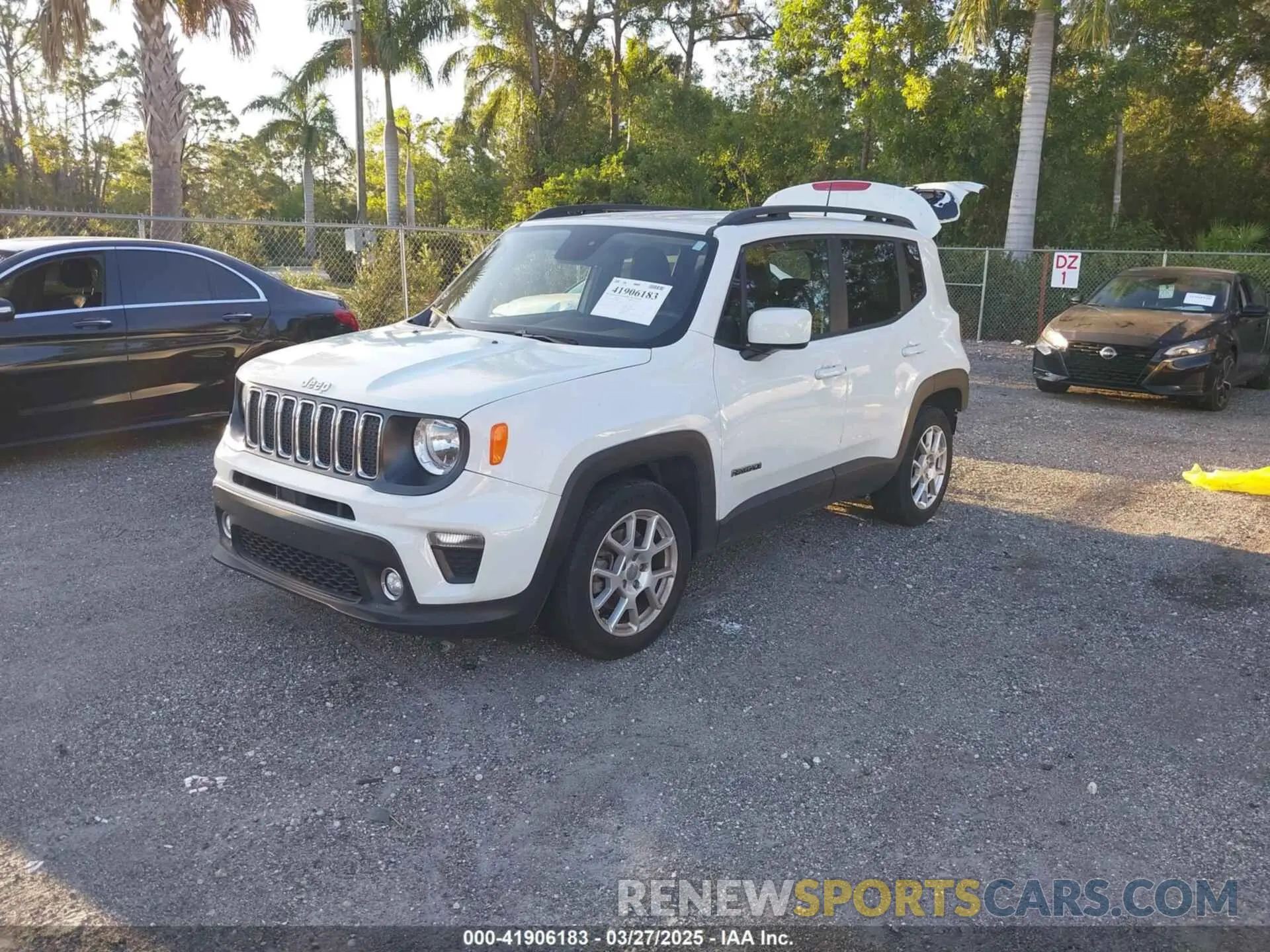 2 Photograph of a damaged car ZACNJABB9KPJ82136 JEEP RENEGADE 2019