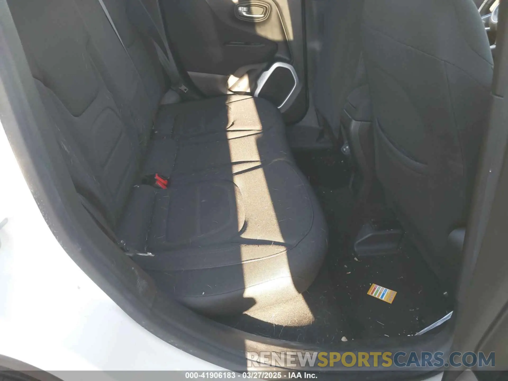 8 Photograph of a damaged car ZACNJABB9KPJ82136 JEEP RENEGADE 2019