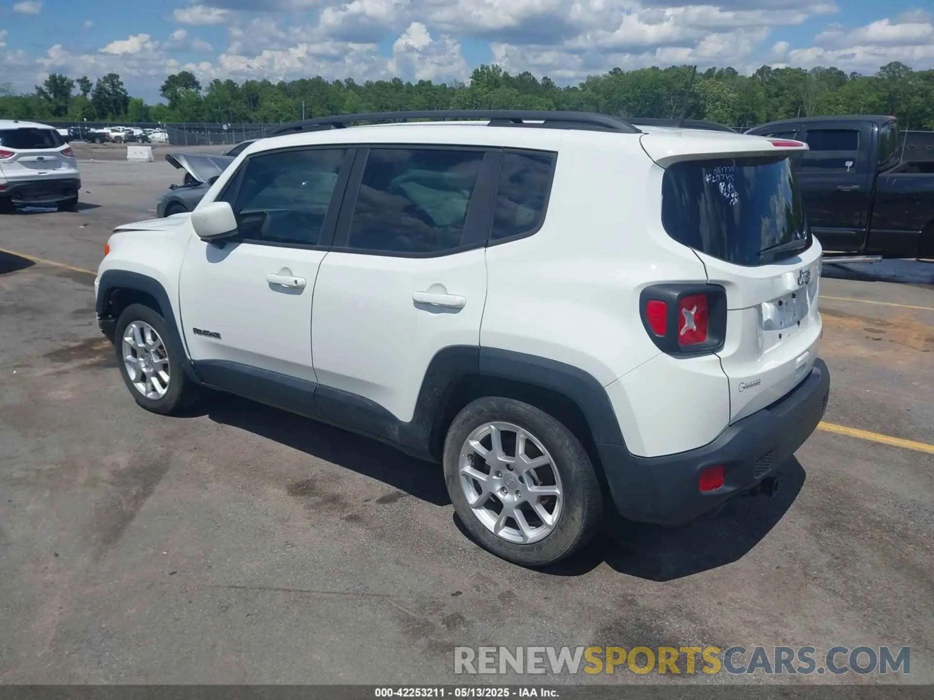 3 Photograph of a damaged car ZACNJABB9KPK20061 JEEP RENEGADE 2019