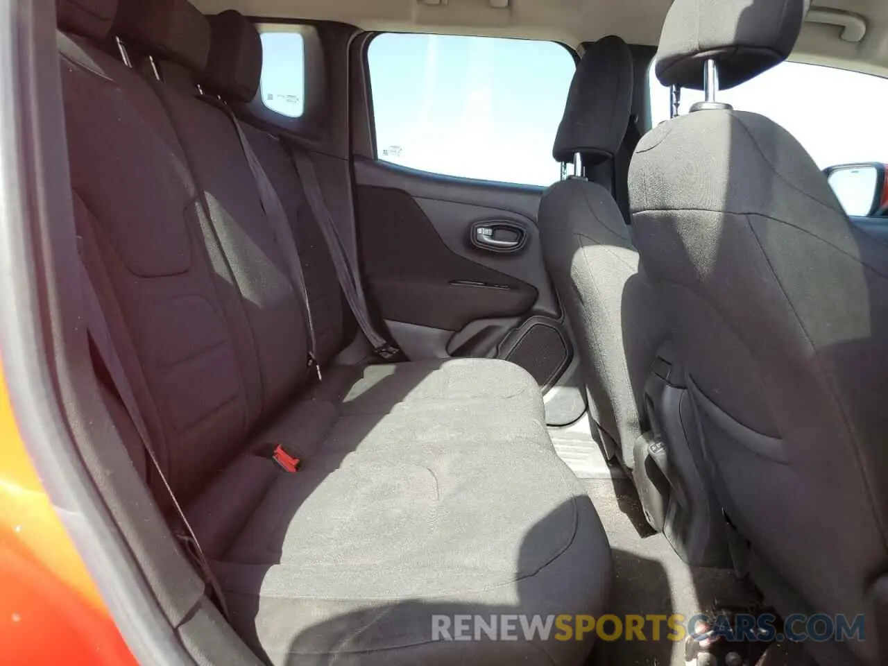 11 Photograph of a damaged car ZACNJABB9KPK25499 JEEP RENEGADE 2019
