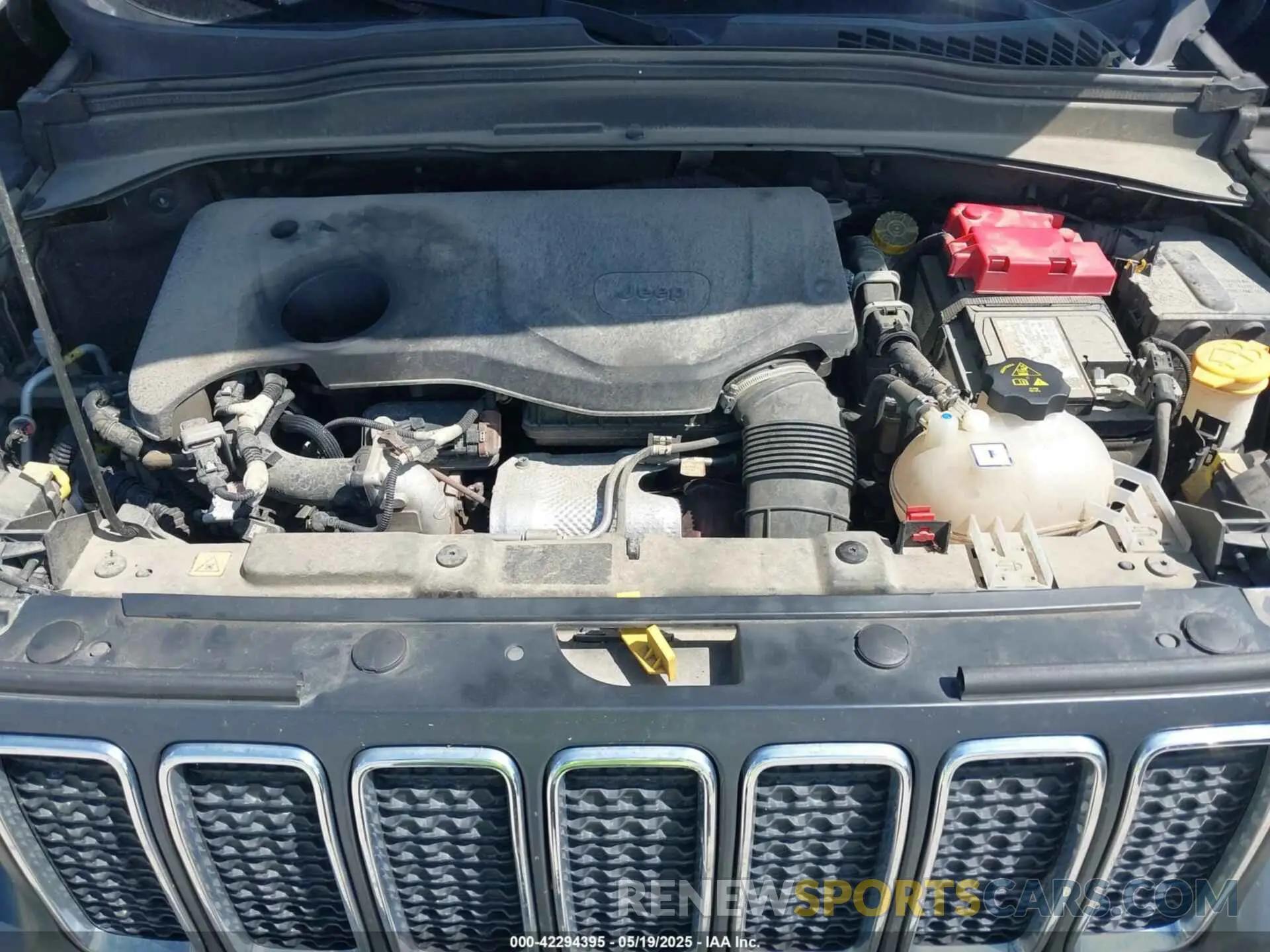 10 Photograph of a damaged car ZACNJBA17KPJ98673 JEEP RENEGADE 2019