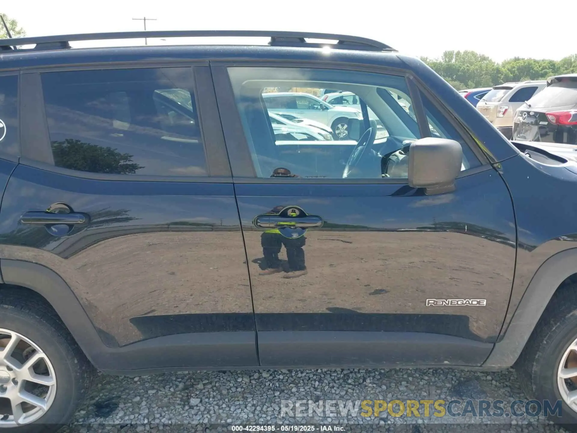 13 Photograph of a damaged car ZACNJBA17KPJ98673 JEEP RENEGADE 2019