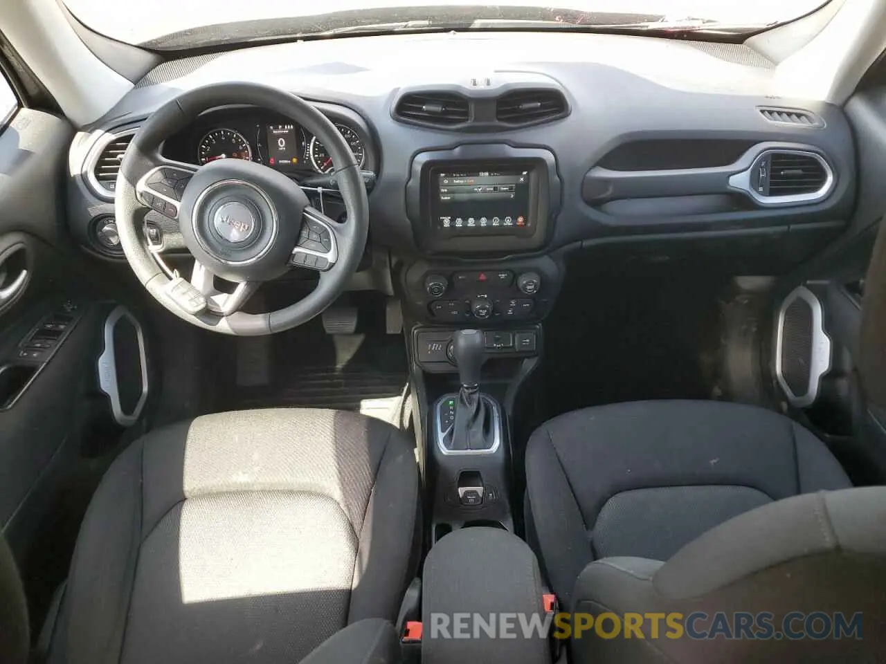 8 Photograph of a damaged car ZACNJBAB1KPK03696 JEEP RENEGADE 2019