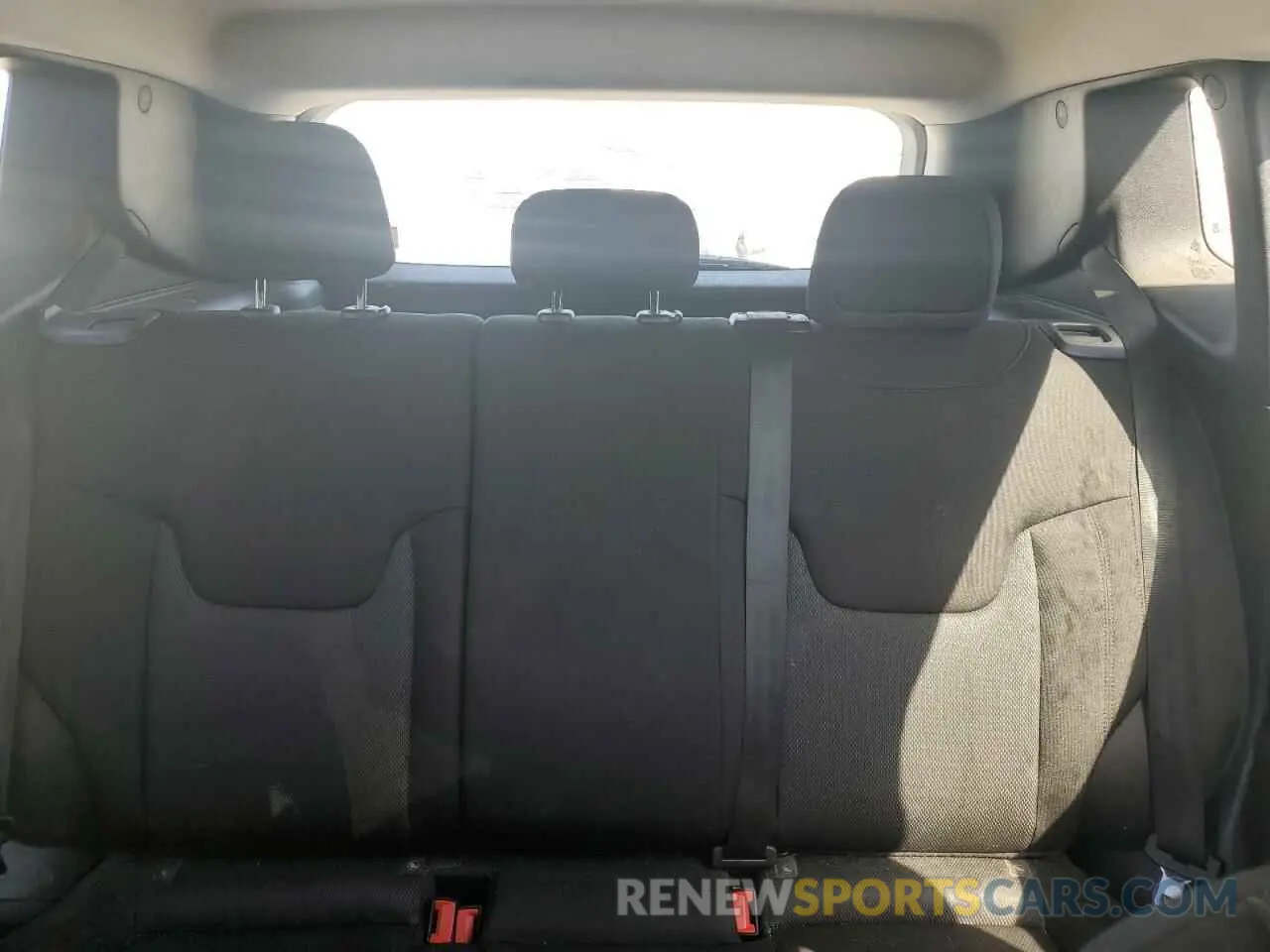 10 Photograph of a damaged car ZACNJBAB2KPK56200 JEEP RENEGADE 2019