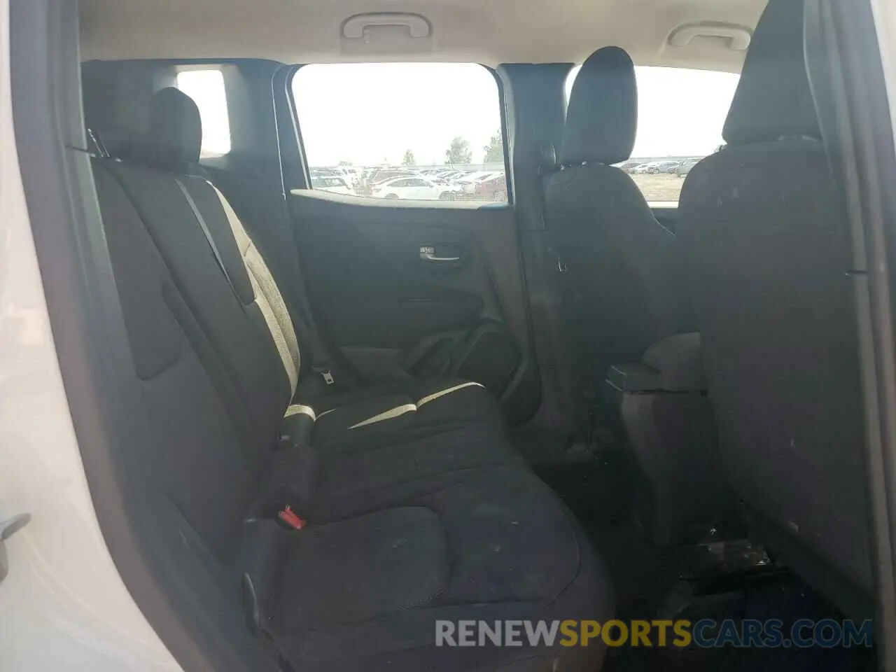 11 Photograph of a damaged car ZACNJBAB2KPK56200 JEEP RENEGADE 2019