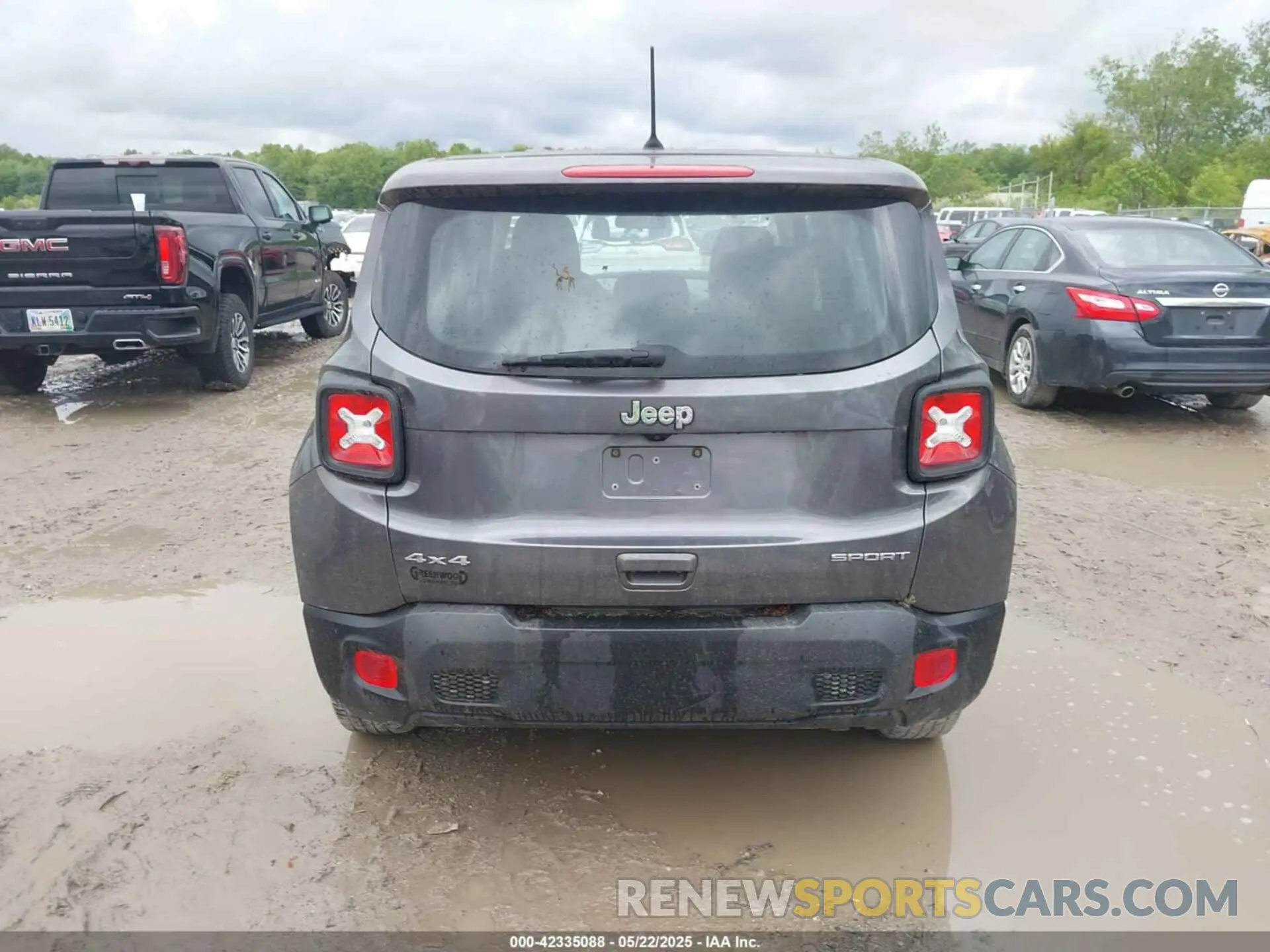 17 Photograph of a damaged car ZACNJBAB4KPK27653 JEEP RENEGADE 2019