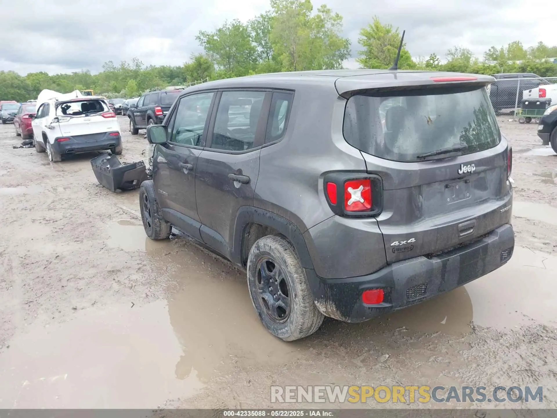 3 Photograph of a damaged car ZACNJBAB4KPK27653 JEEP RENEGADE 2019