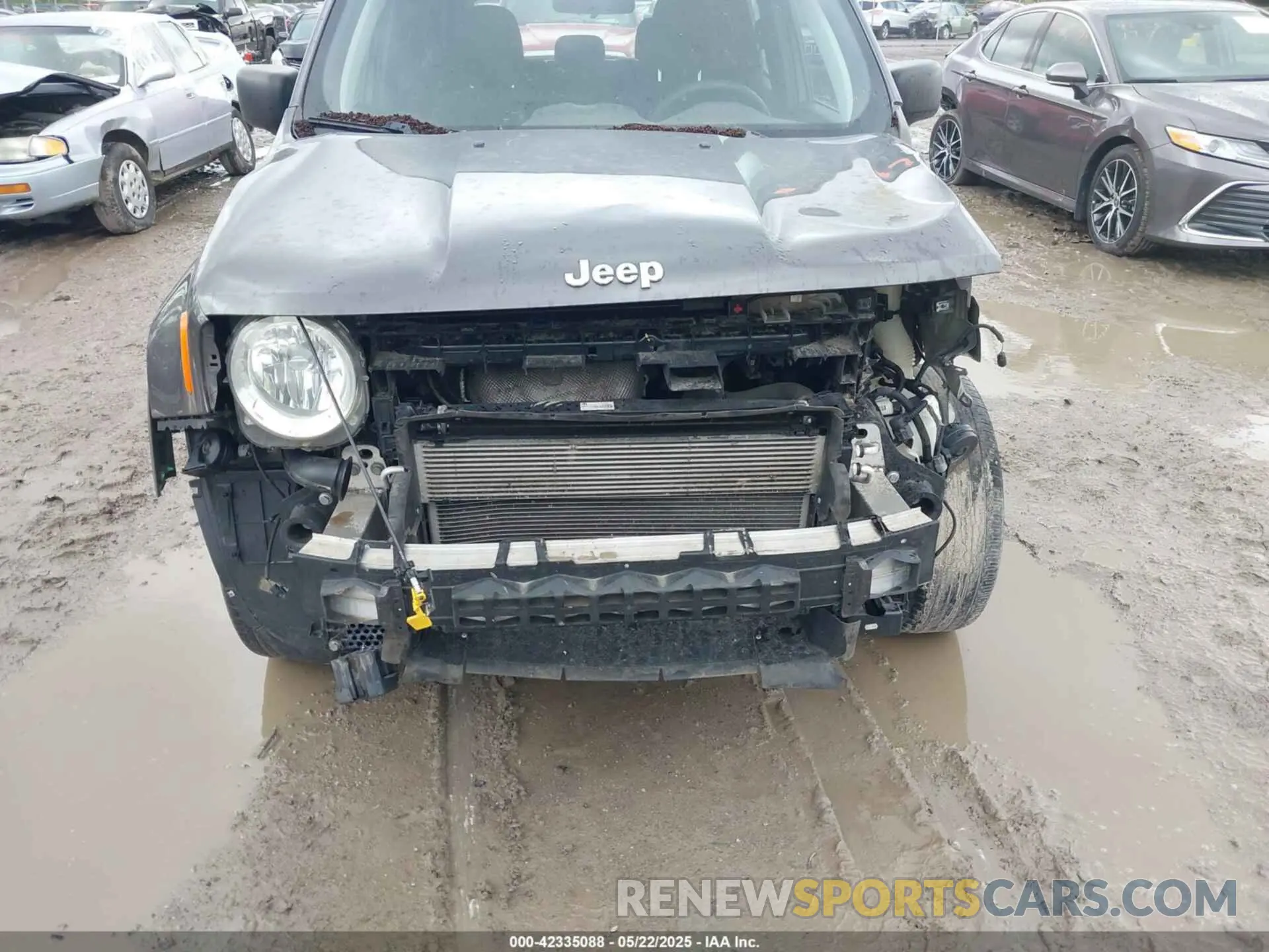 6 Photograph of a damaged car ZACNJBAB4KPK27653 JEEP RENEGADE 2019