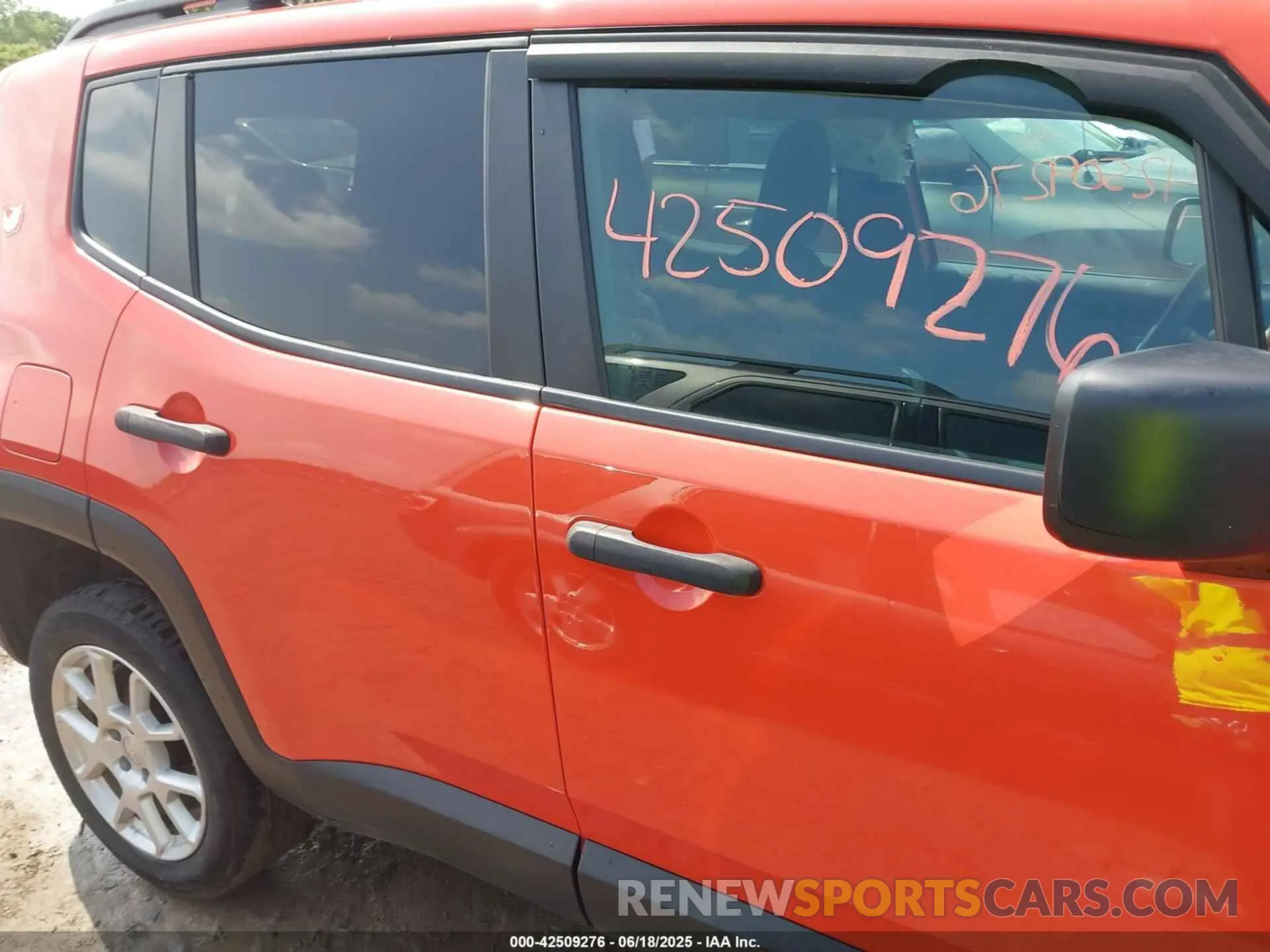 14 Photograph of a damaged car ZACNJBAB6KPJ95837 JEEP RENEGADE 2019