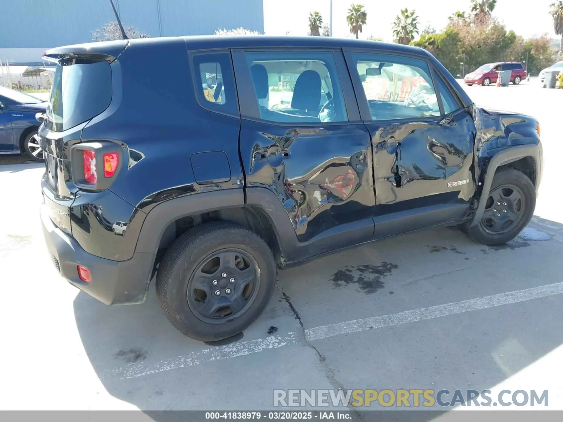 4 Photograph of a damaged car ZACNJBAB8KPK74653 JEEP RENEGADE 2019