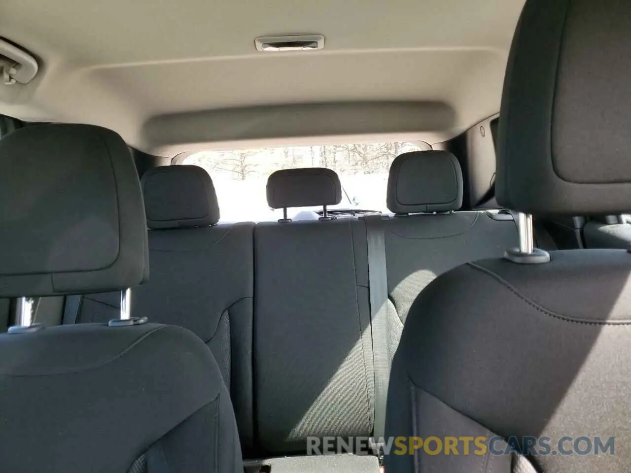 10 Photograph of a damaged car ZACNJBAB9KPK92966 JEEP RENEGADE 2019