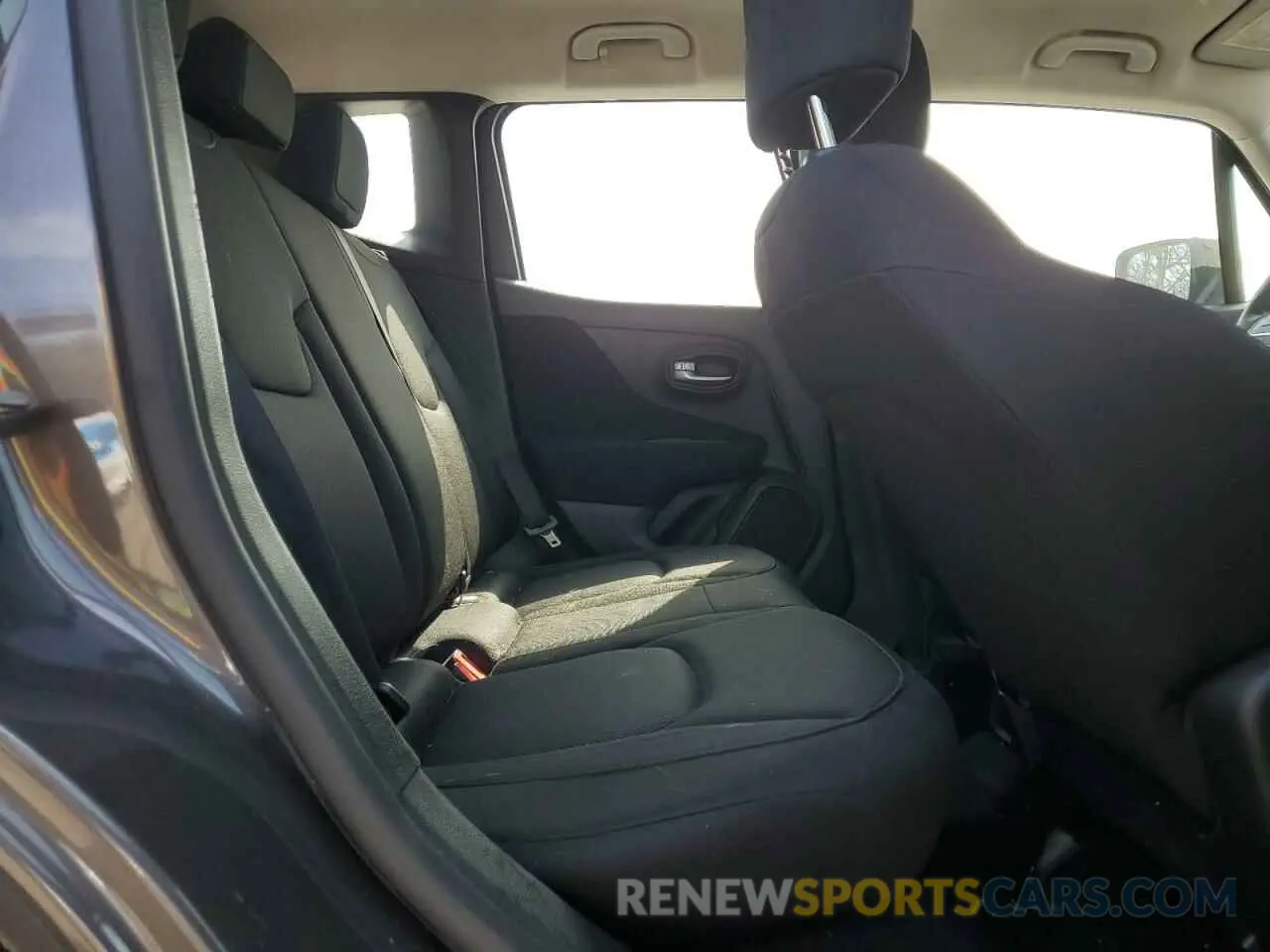 12 Photograph of a damaged car ZACNJBAB9KPK92966 JEEP RENEGADE 2019