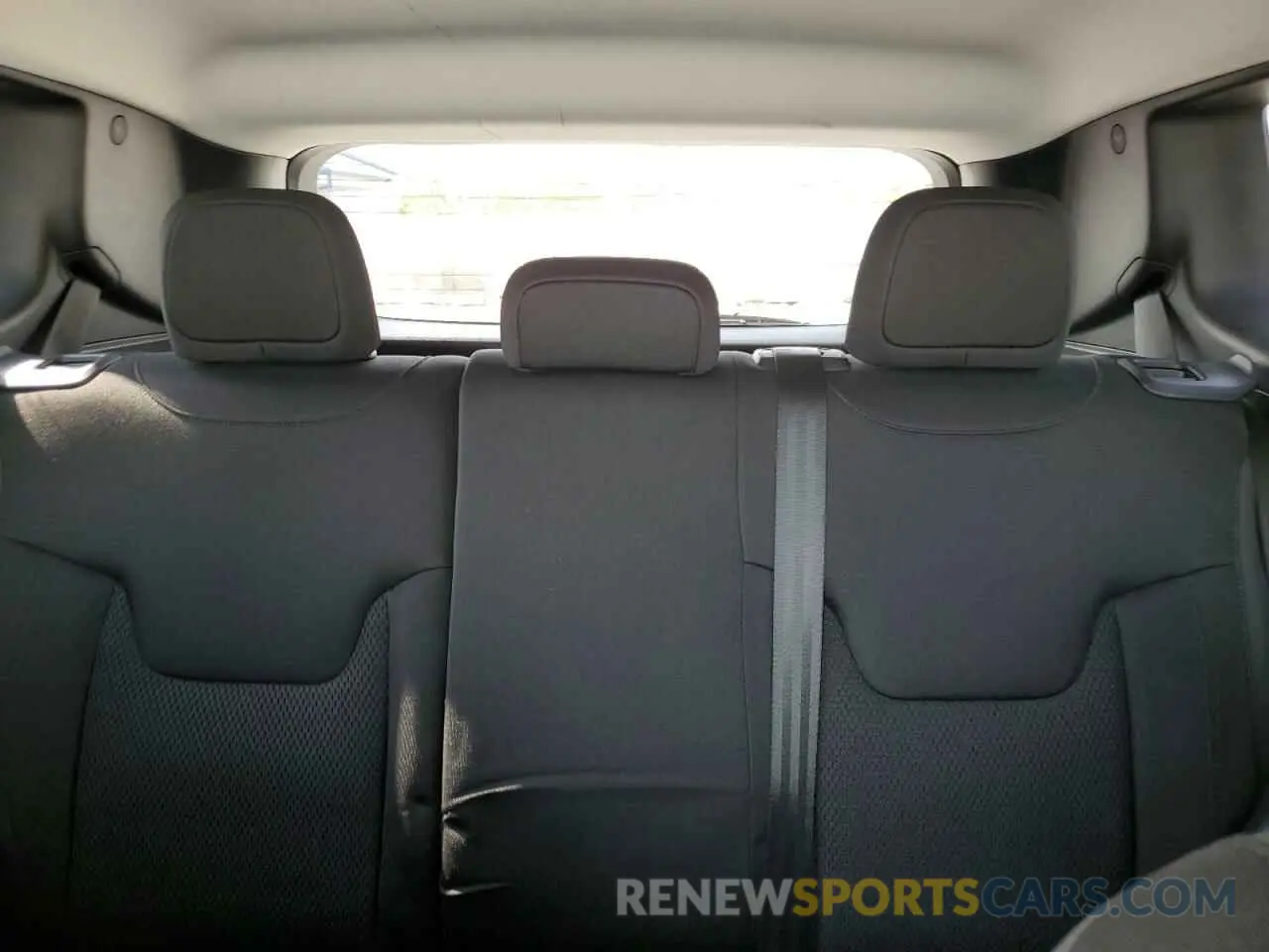 10 Photograph of a damaged car ZACNJBBB0KPJ96027 JEEP RENEGADE 2019
