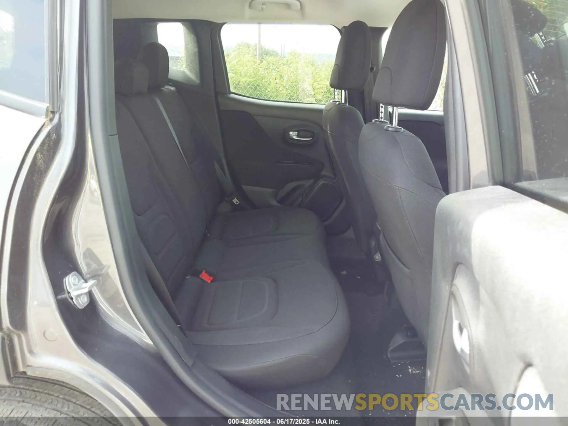 8 Фотография поврежденного автомобиля ZACNJBBB4KPK52017 JEEP RENEGADE 2019