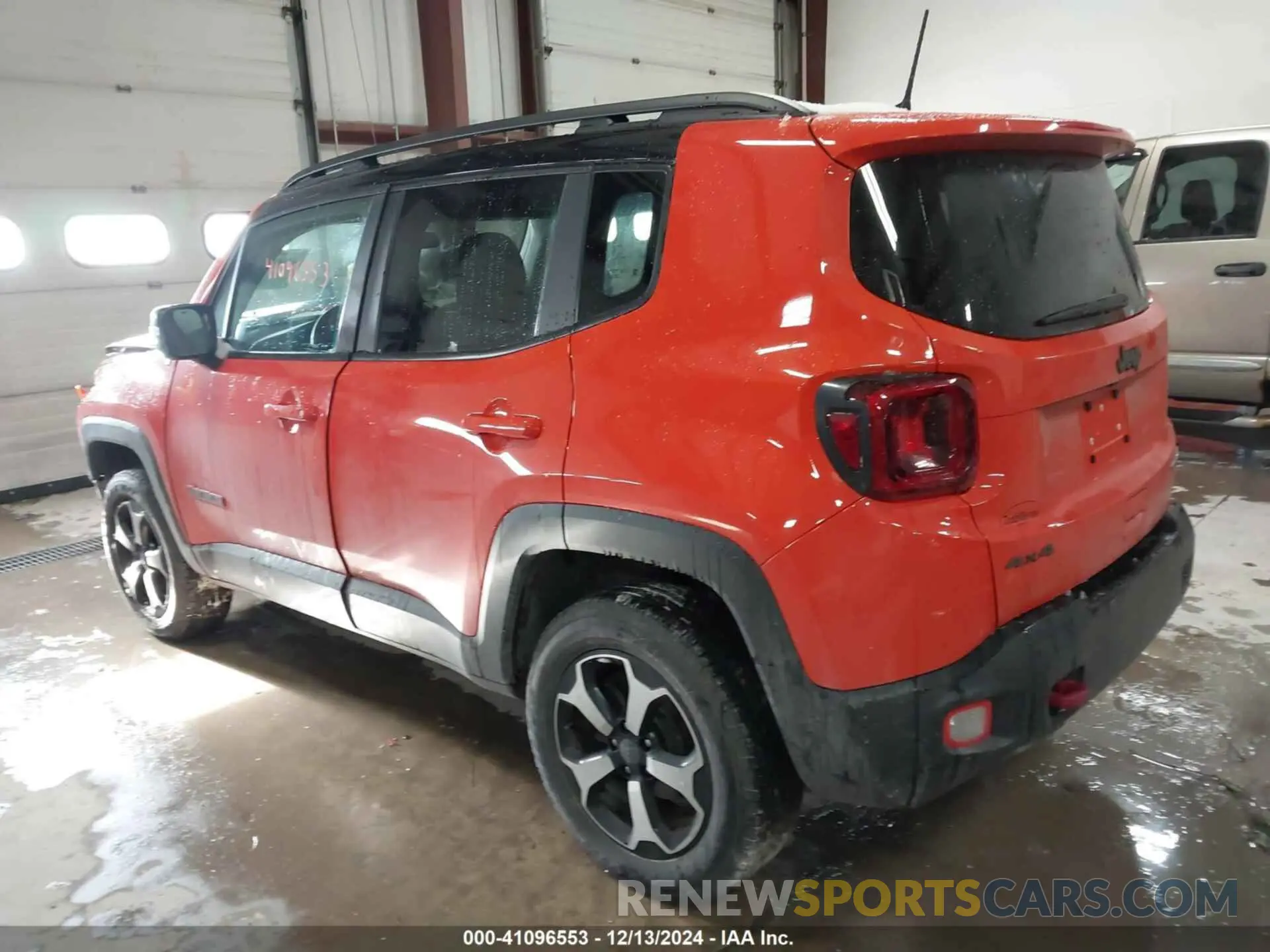 3 Photograph of a damaged car ZACNJBC10KPK40100 JEEP RENEGADE 2019
