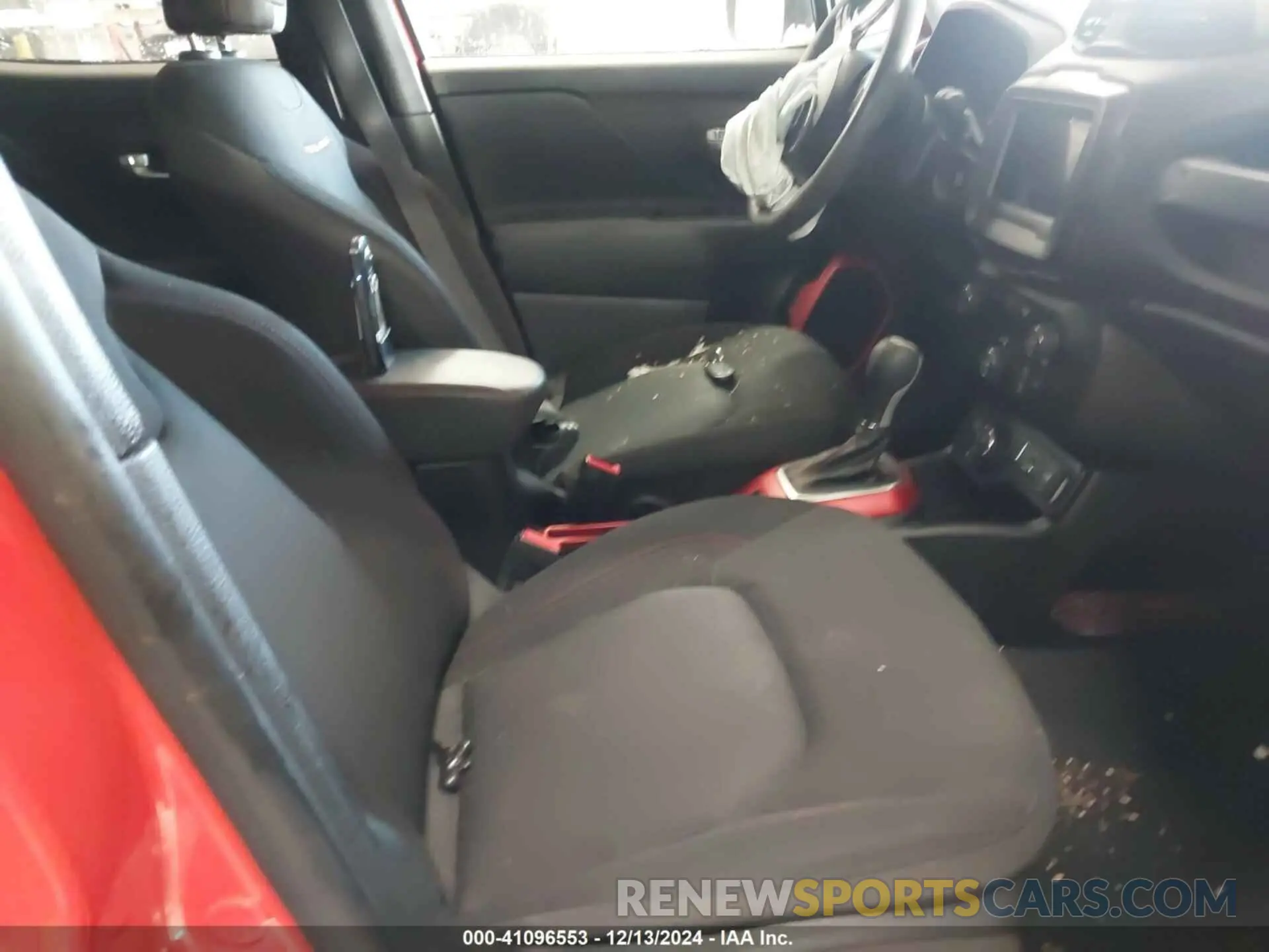 5 Photograph of a damaged car ZACNJBC10KPK40100 JEEP RENEGADE 2019