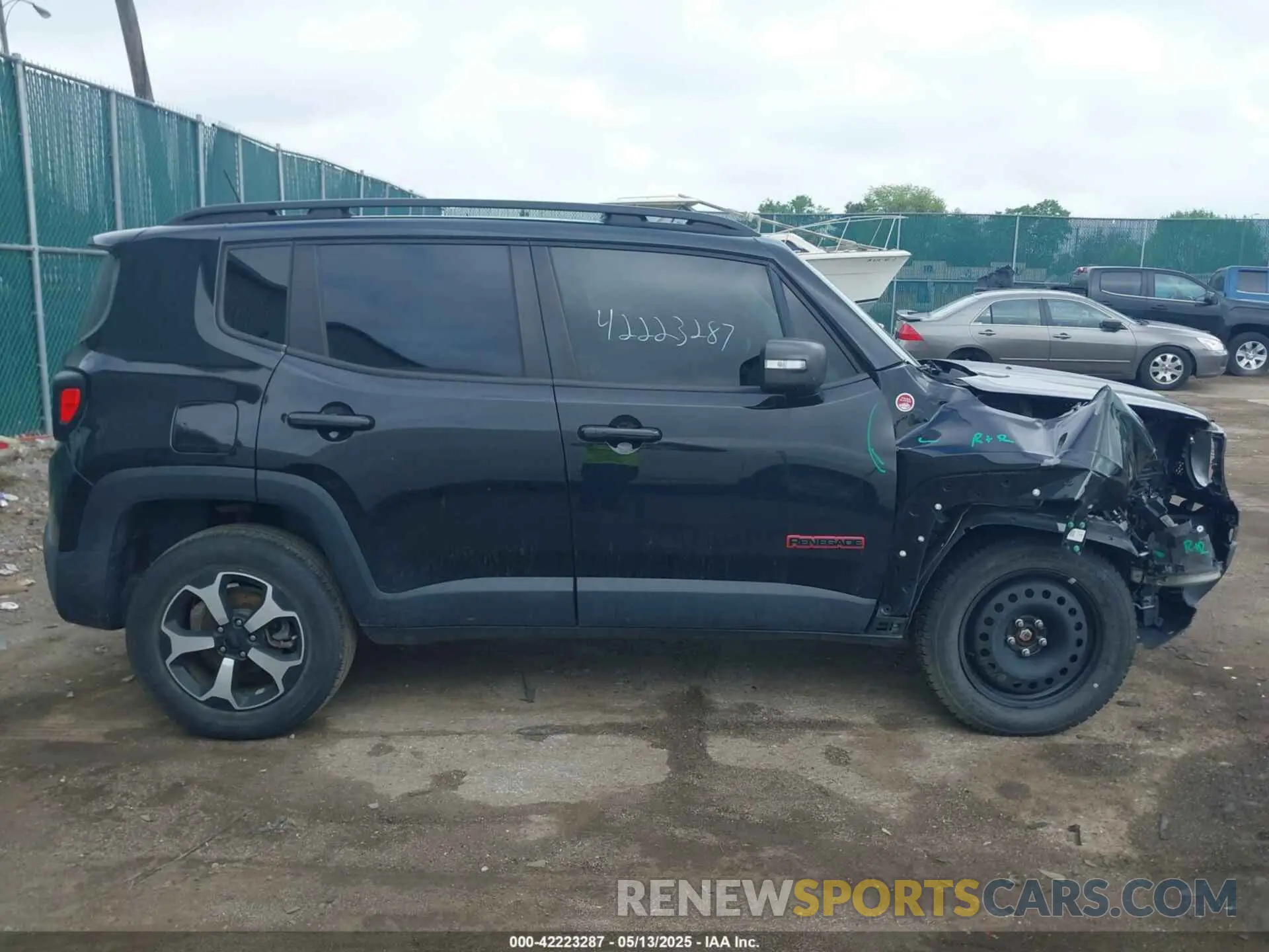 13 Photograph of a damaged car ZACNJBC11KPJ86323 JEEP RENEGADE 2019